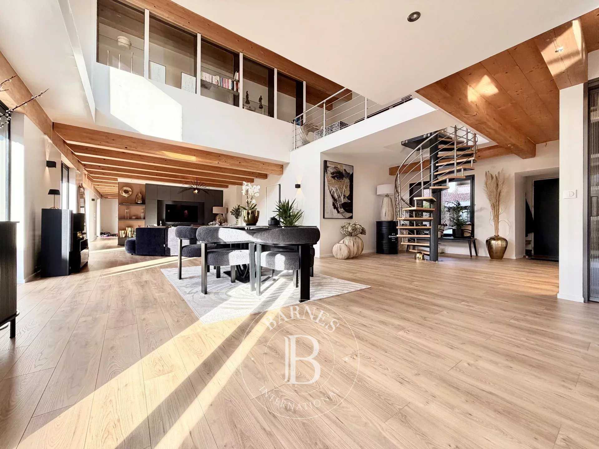 Valenciennes  - Appartement 7 Pi&egrave;ces 3 Chambres