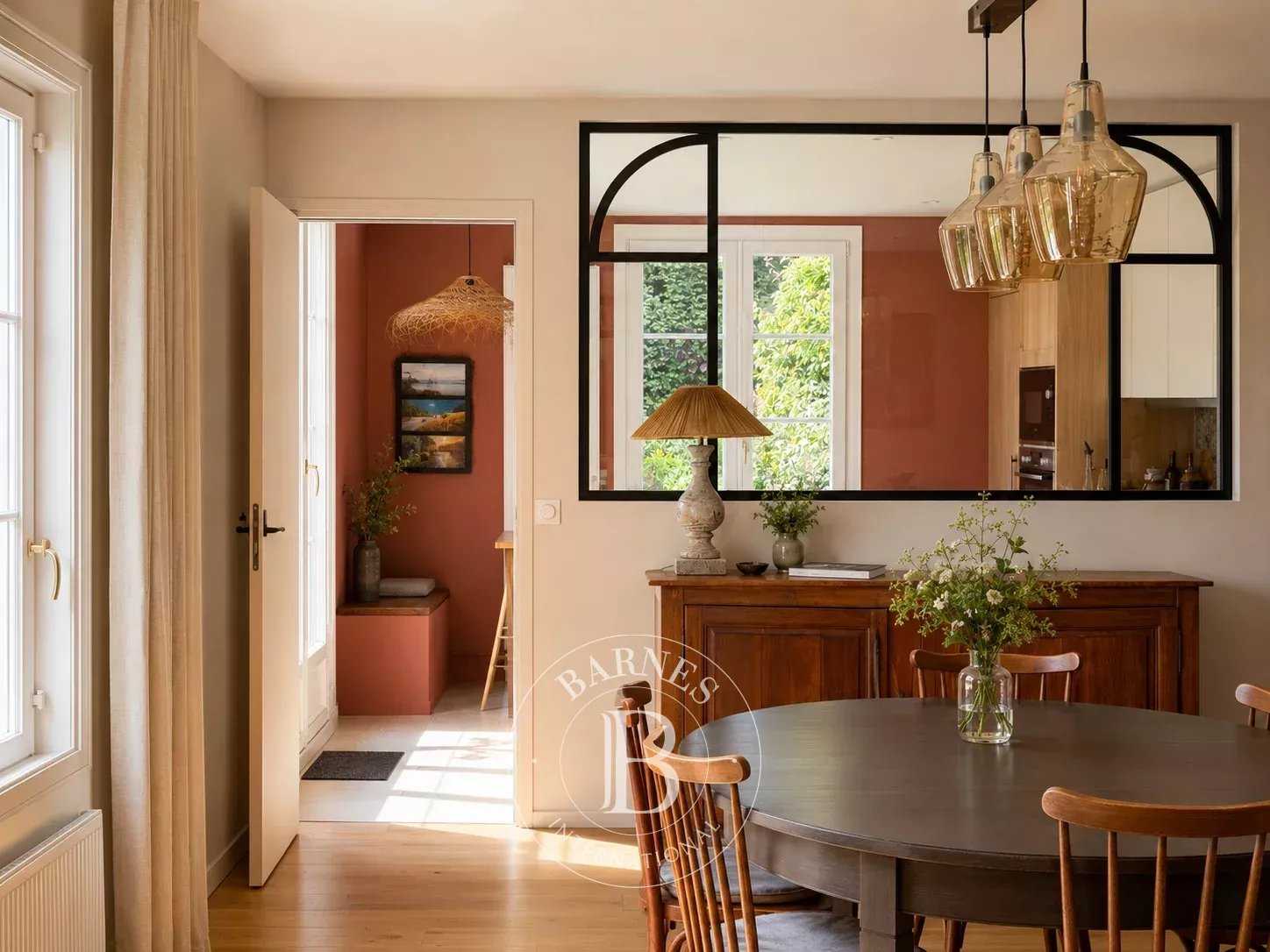 Hem  - House 4 Bedrooms