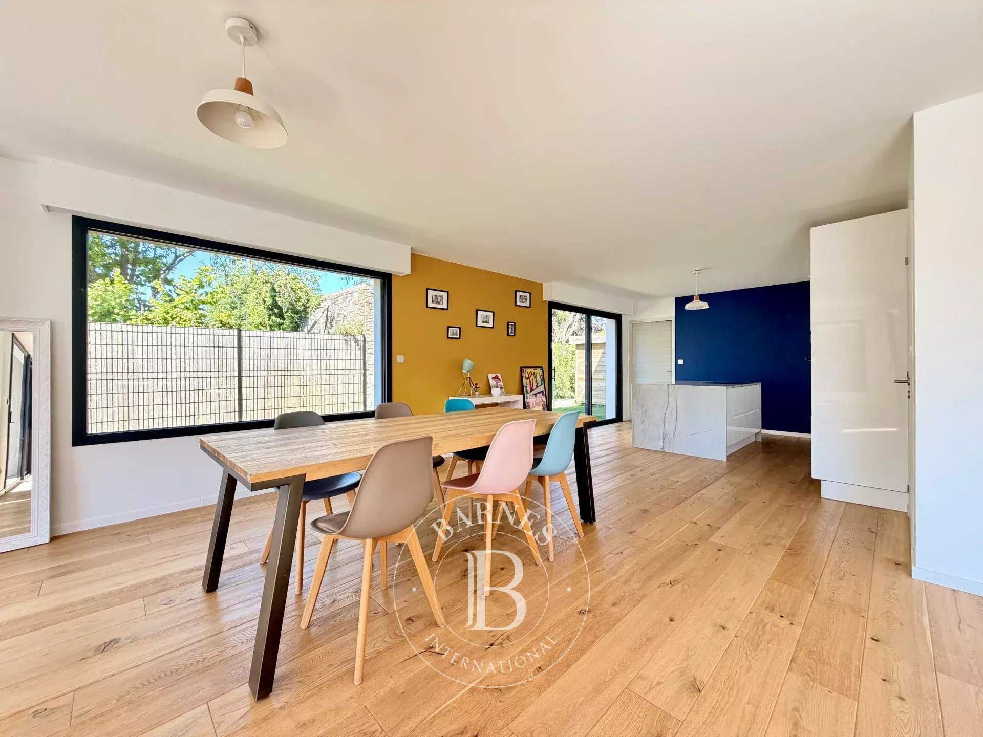 Wambrechies  - Maison 6 Pi&egrave;ces 4 Chambres