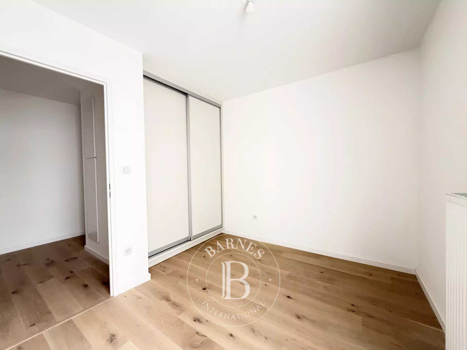 Lille  - Appartement 4 Pi&egrave;ces 3 Chambres