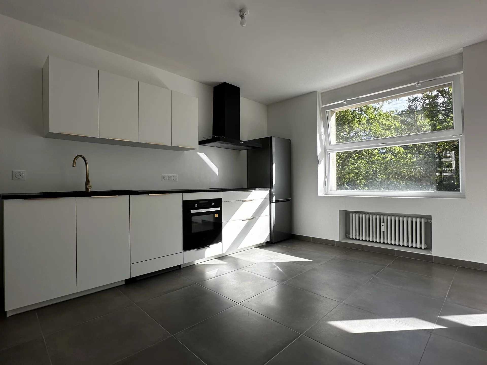 Lille  - Appartement 3 Pi&egrave;ces 2 Chambres