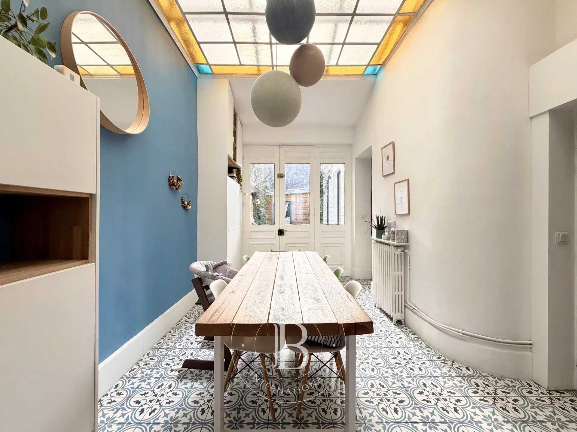 Lille  - Appartement 7 Pi&egrave;ces 3 Chambres