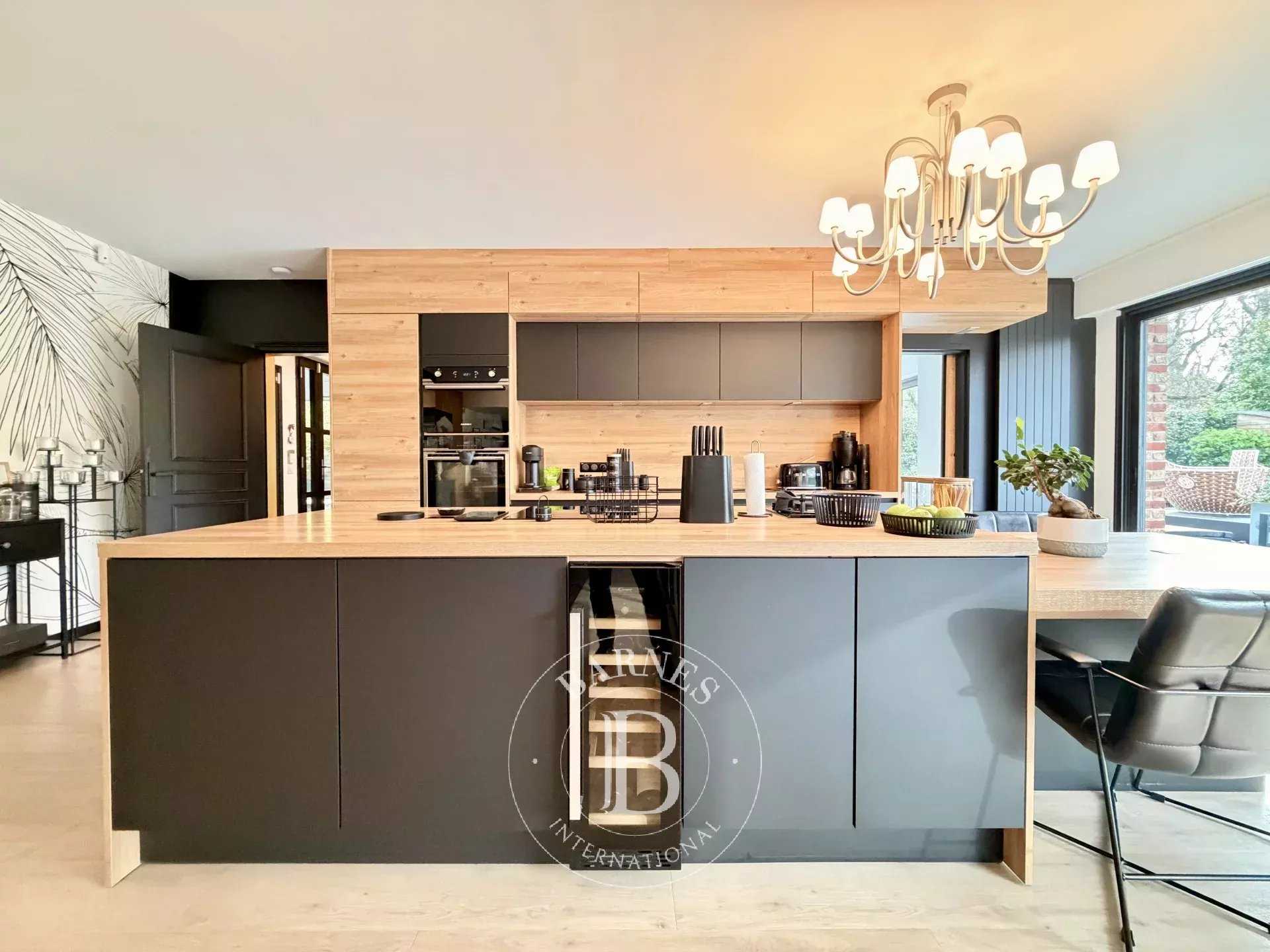 Bondues  - Maison 10 Pièces 5 Chambres