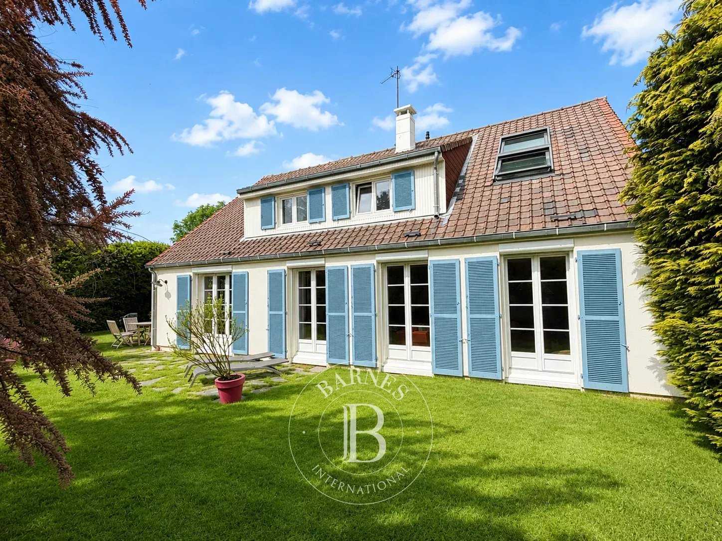 Hem  - House 4 Bedrooms