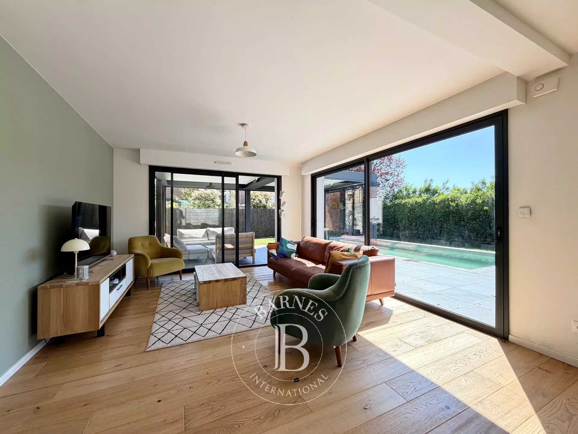 Wambrechies  - Maison 6 Pi&egrave;ces 4 Chambres