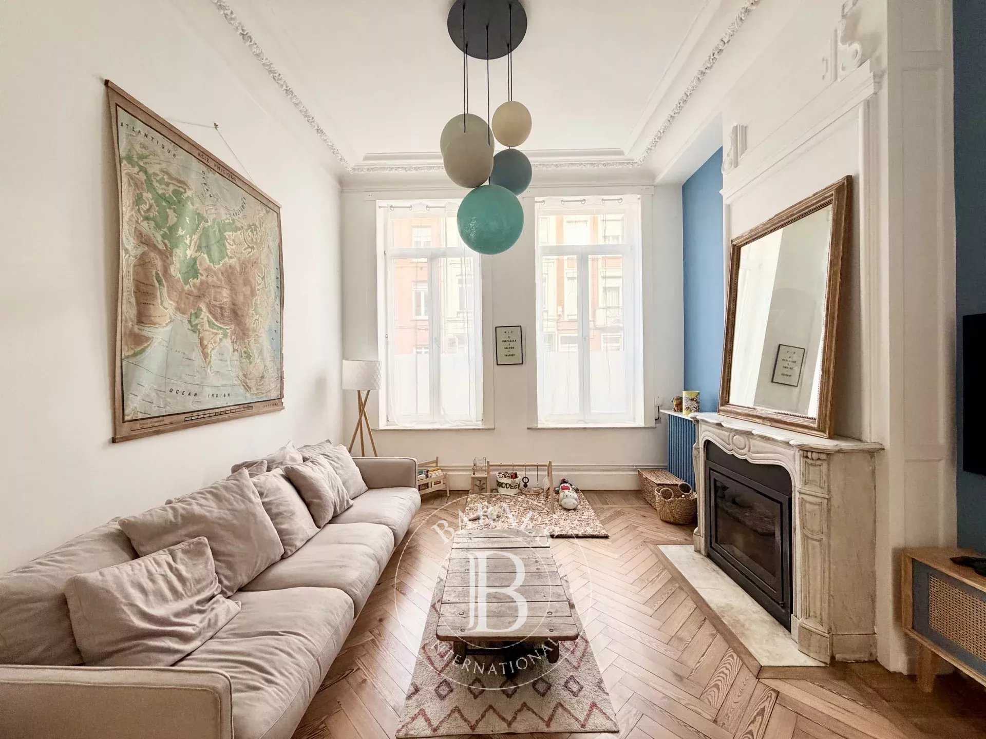 Lille  - Appartement 7 Pi&egrave;ces 3 Chambres