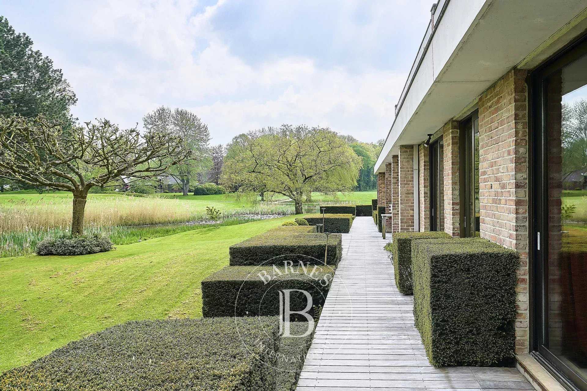 Villeneuve-d'Ascq  - Maison 12 Pi&egrave;ces 5 Chambres