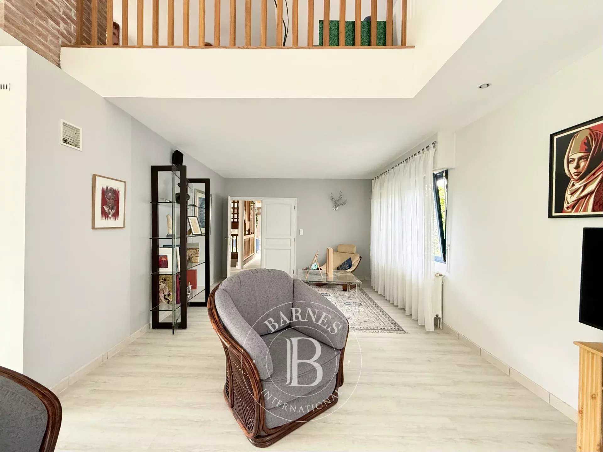 Lewarde  - Maison 8 Pièces 6 Chambres
