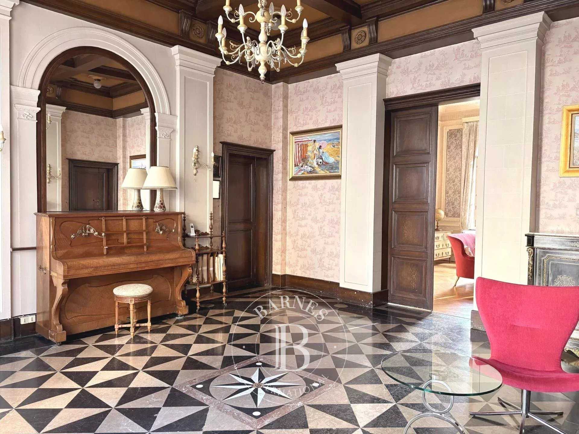 Arras  - House 7 Bedrooms