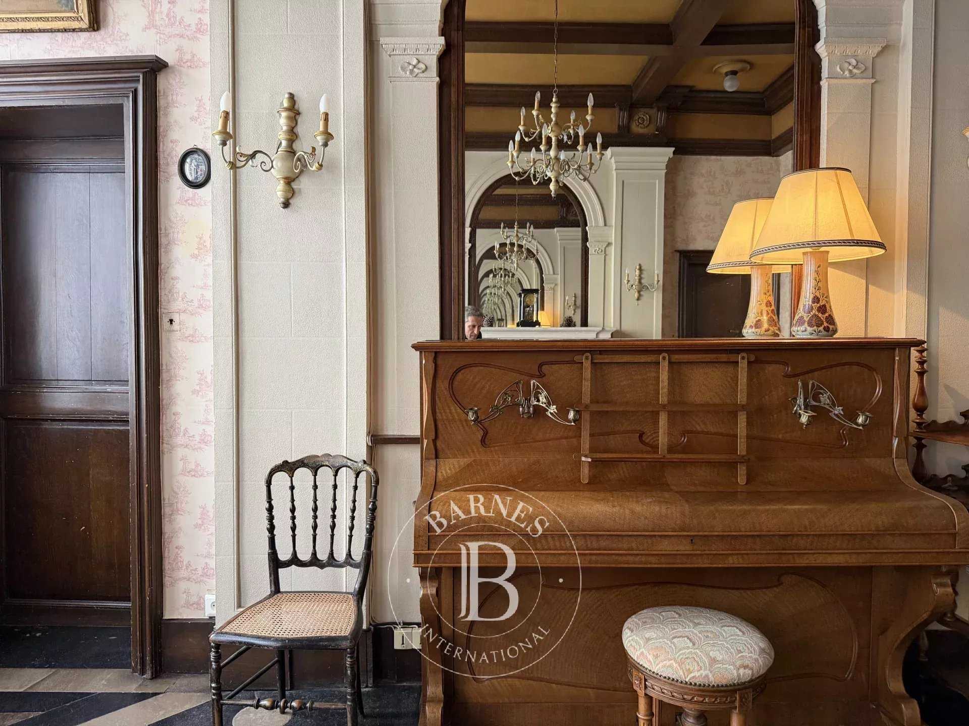 Arras  - Maison 10 Pi&egrave;ces 7 Chambres