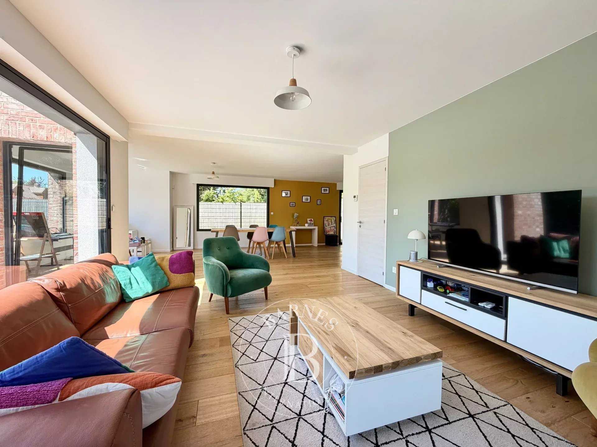 Wambrechies  - Maison 6 Pi&egrave;ces 4 Chambres