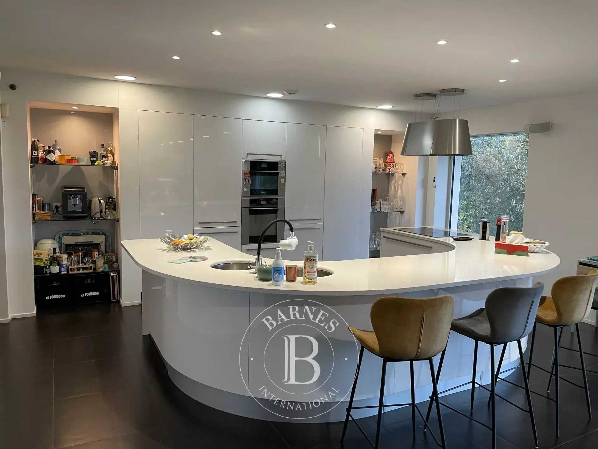 Mérignies  - Maison 6 Pi&egrave;ces 4 Chambres