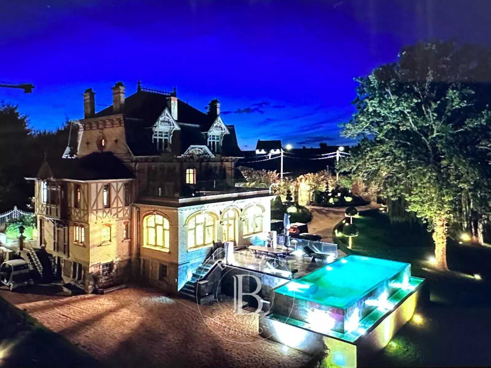 Mons-en-Pévèle  - Castle 4 Bedrooms