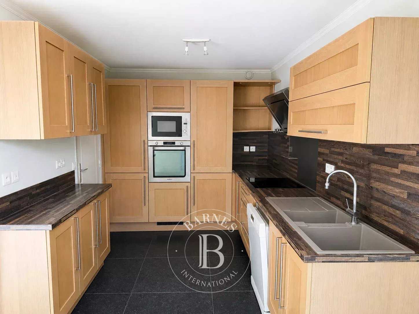 Appartement La Madeleine  -  ref 86843292 (picture 2)