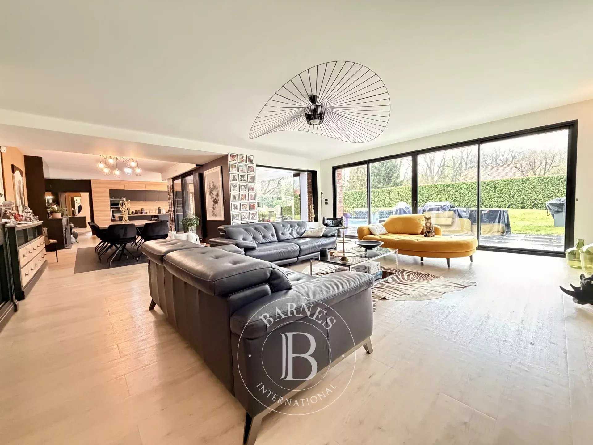 Bondues  - Maison 10 Pièces 5 Chambres