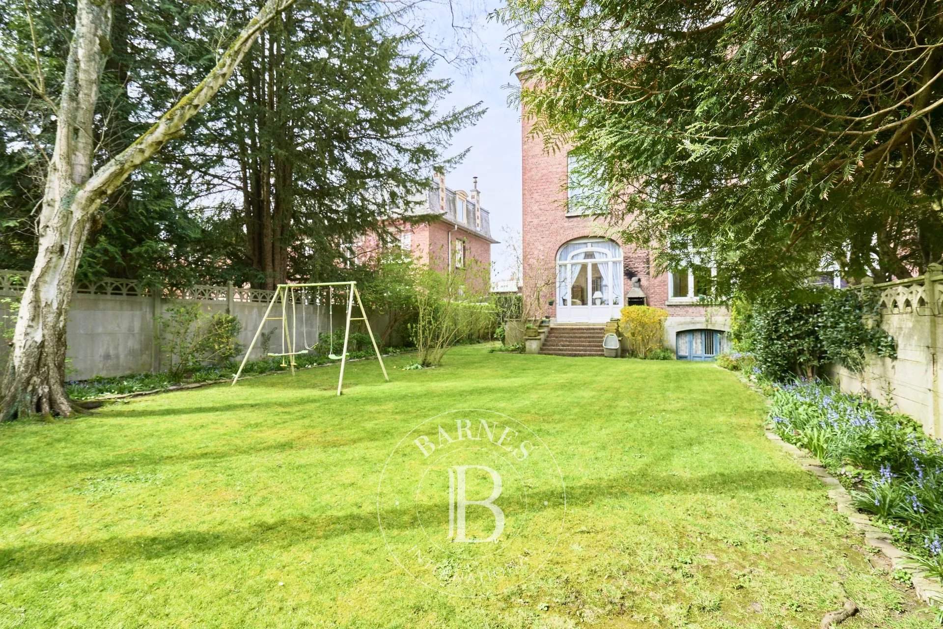 Tourcoing  - Maison 10 Pi&egrave;ces 5 Chambres - picture 9