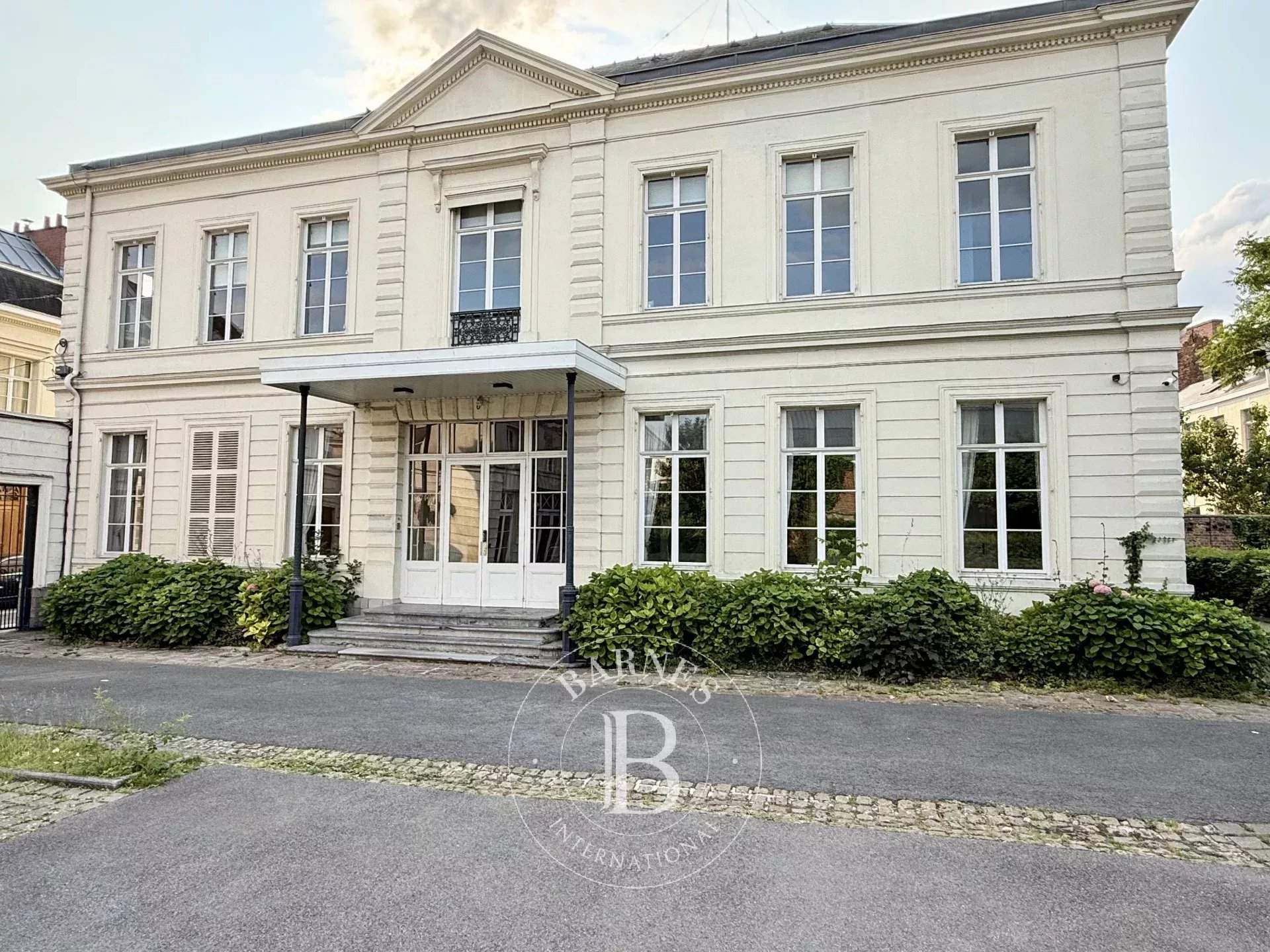 Valenciennes  - Housing estate 6 Bedrooms - picture 1