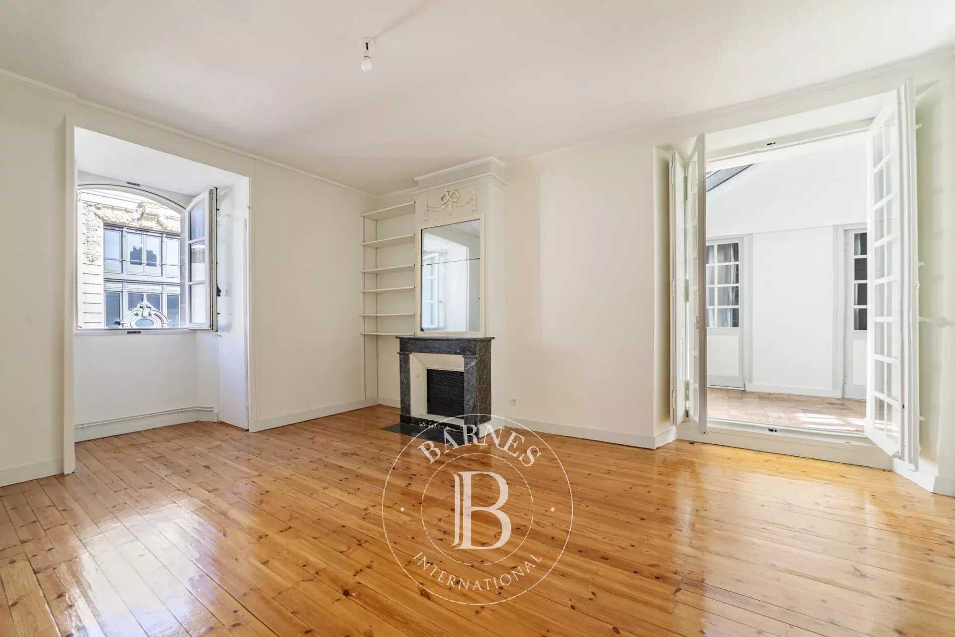 Nantes  - Appartement 8 Pi&egrave;ces 4 Chambres