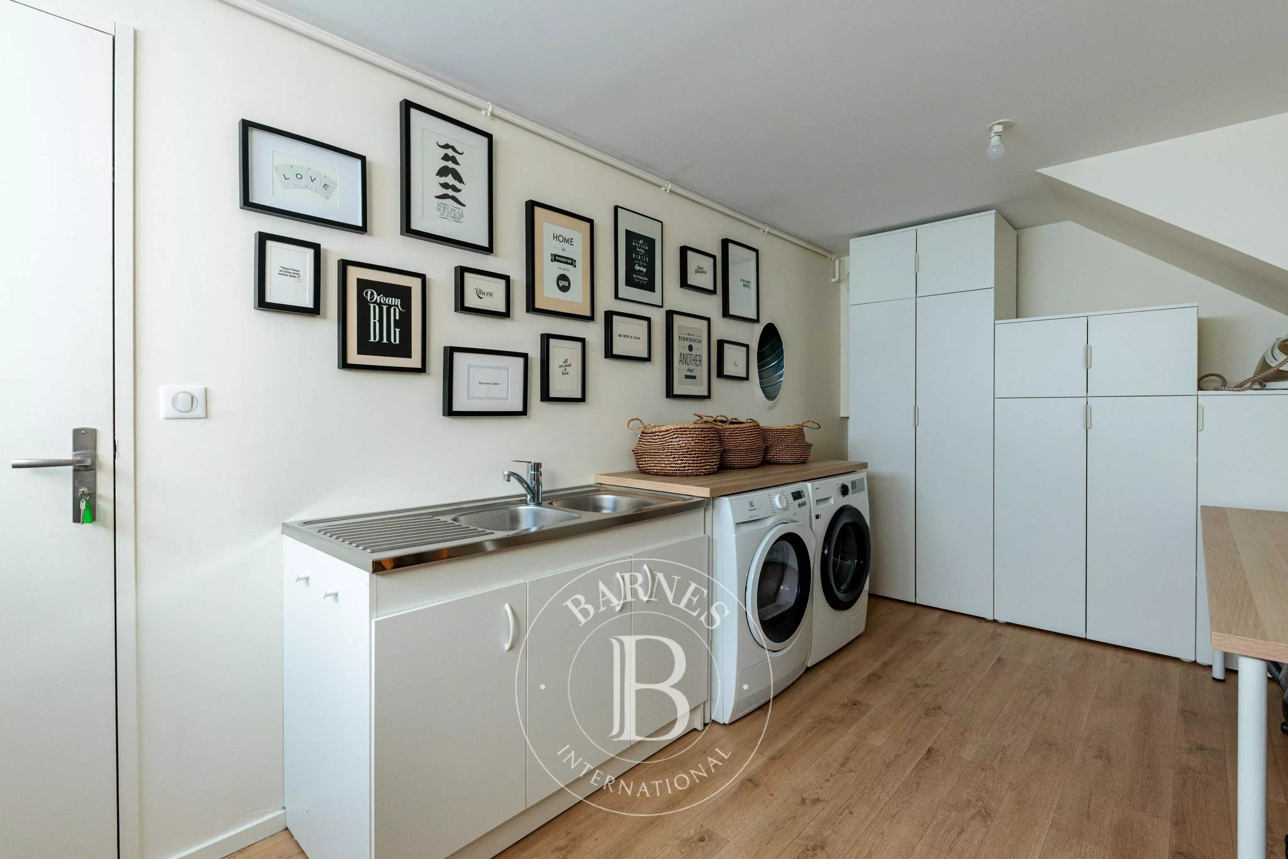 Nantes  - Maison 7 Pi&egrave;ces 4 Chambres