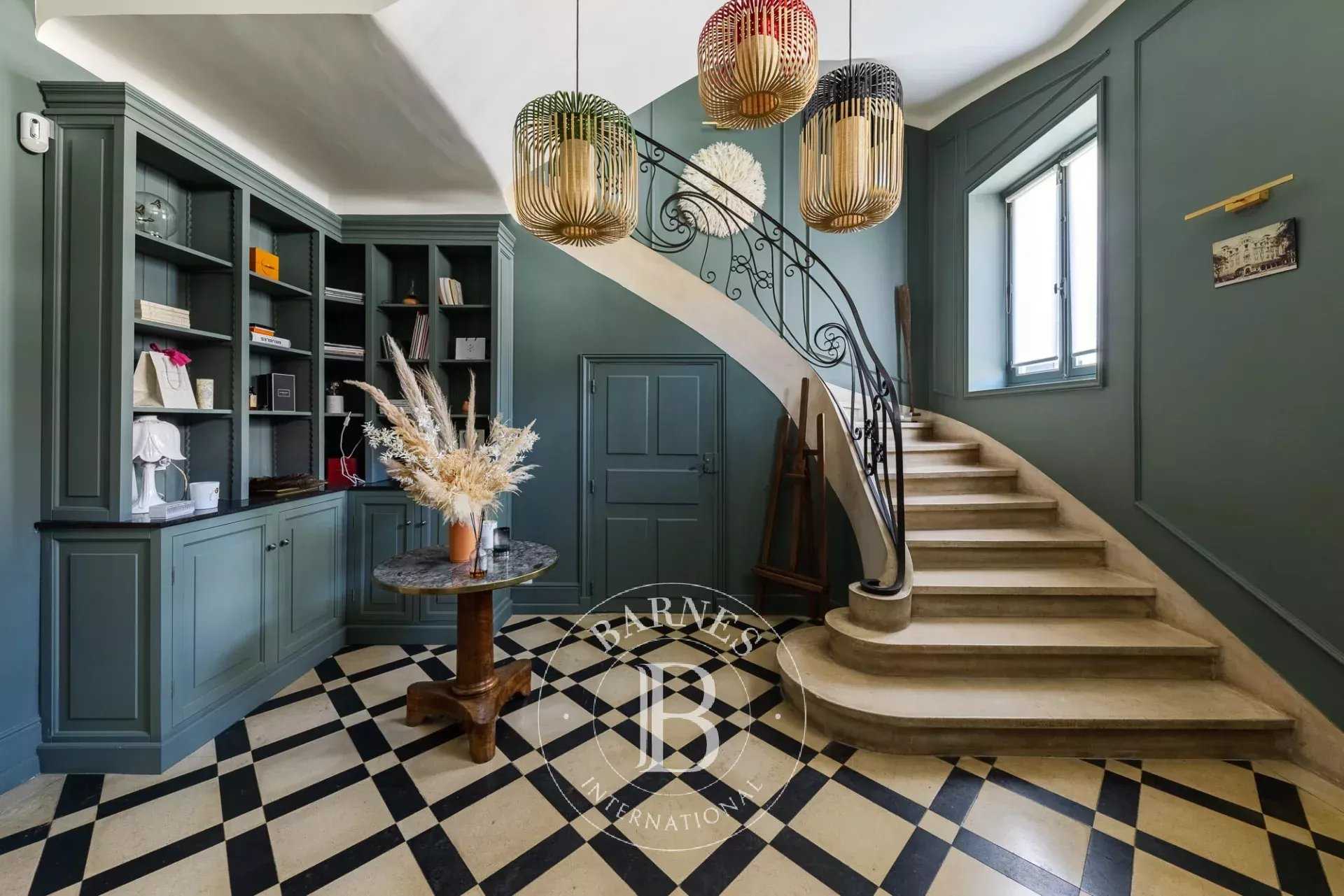 Nantes  - House 7 Bedrooms