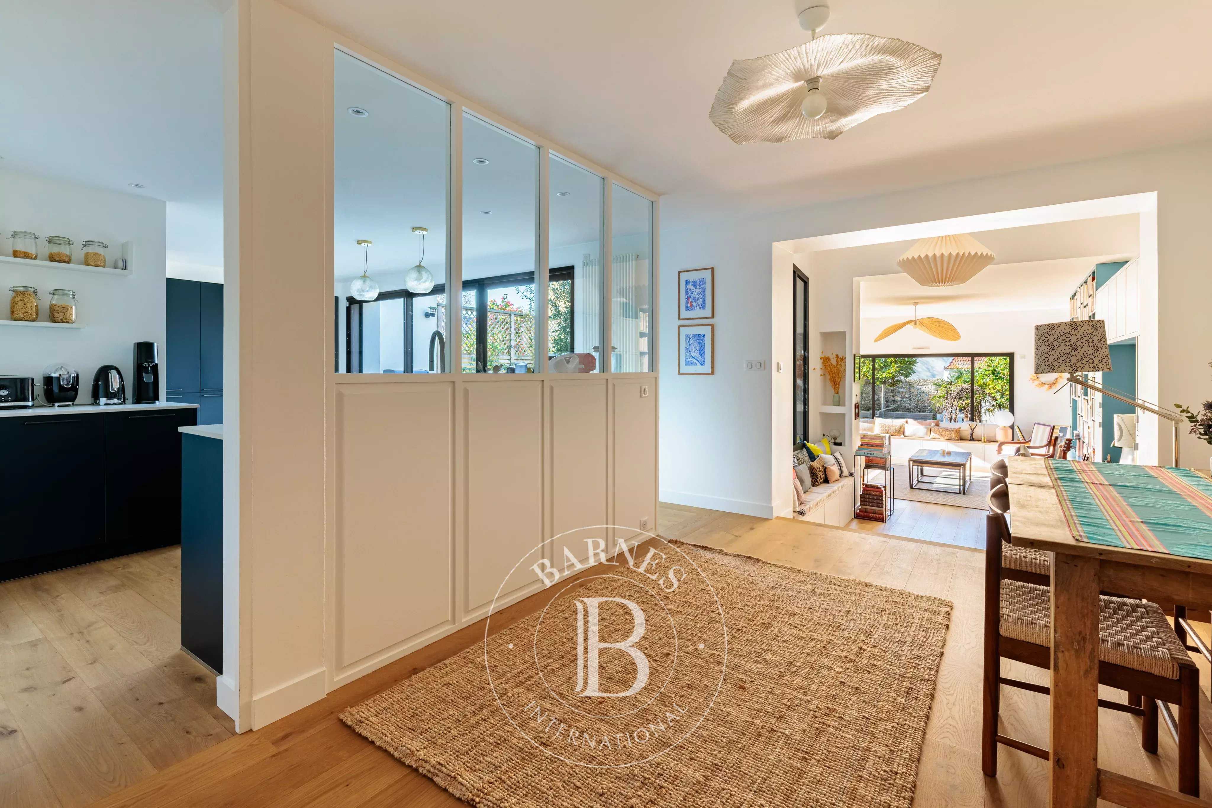 Nantes  - Maison 7 Pi&egrave;ces 4 Chambres