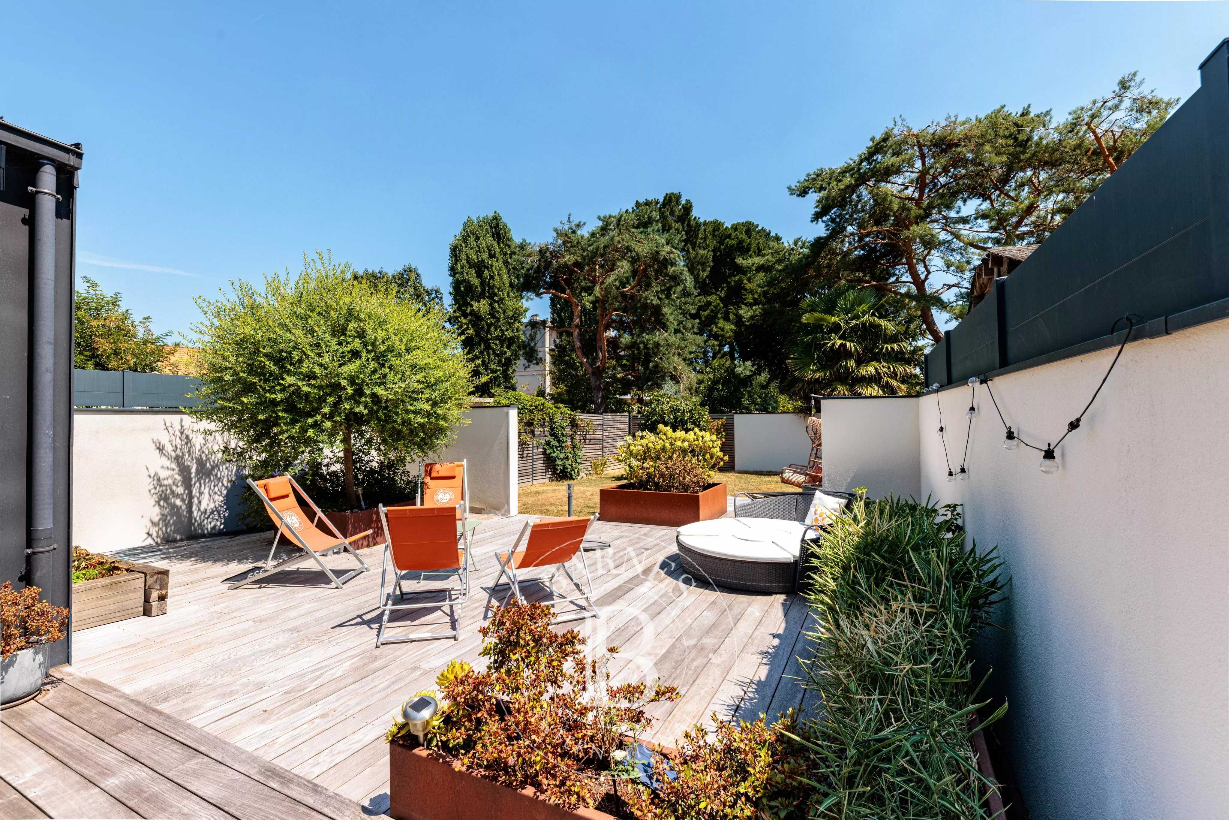 Nantes  - Maison 5 Pi&egrave;ces 3 Chambres