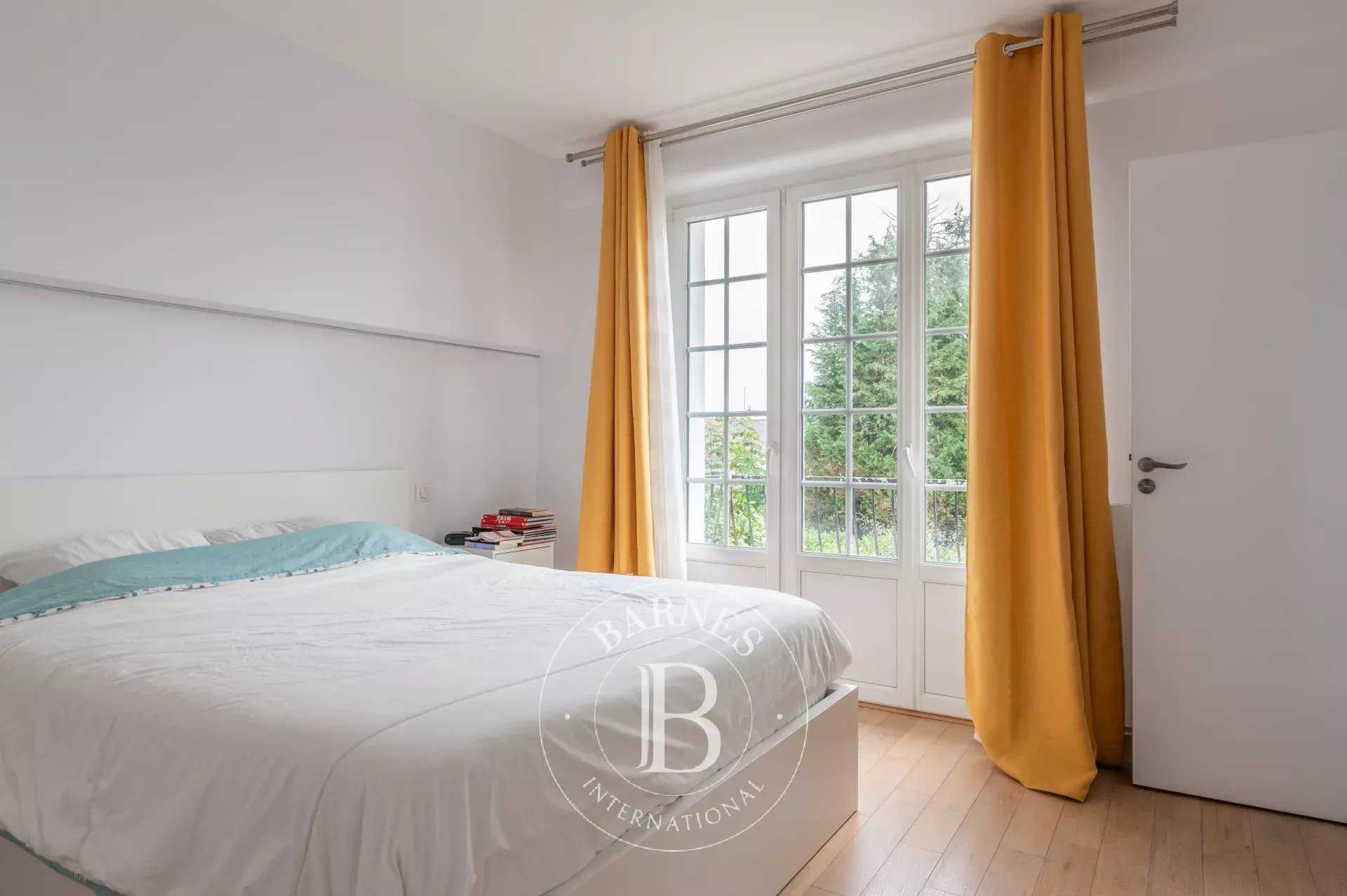 Orvault  - Maison 7 Pi&egrave;ces 5 Chambres