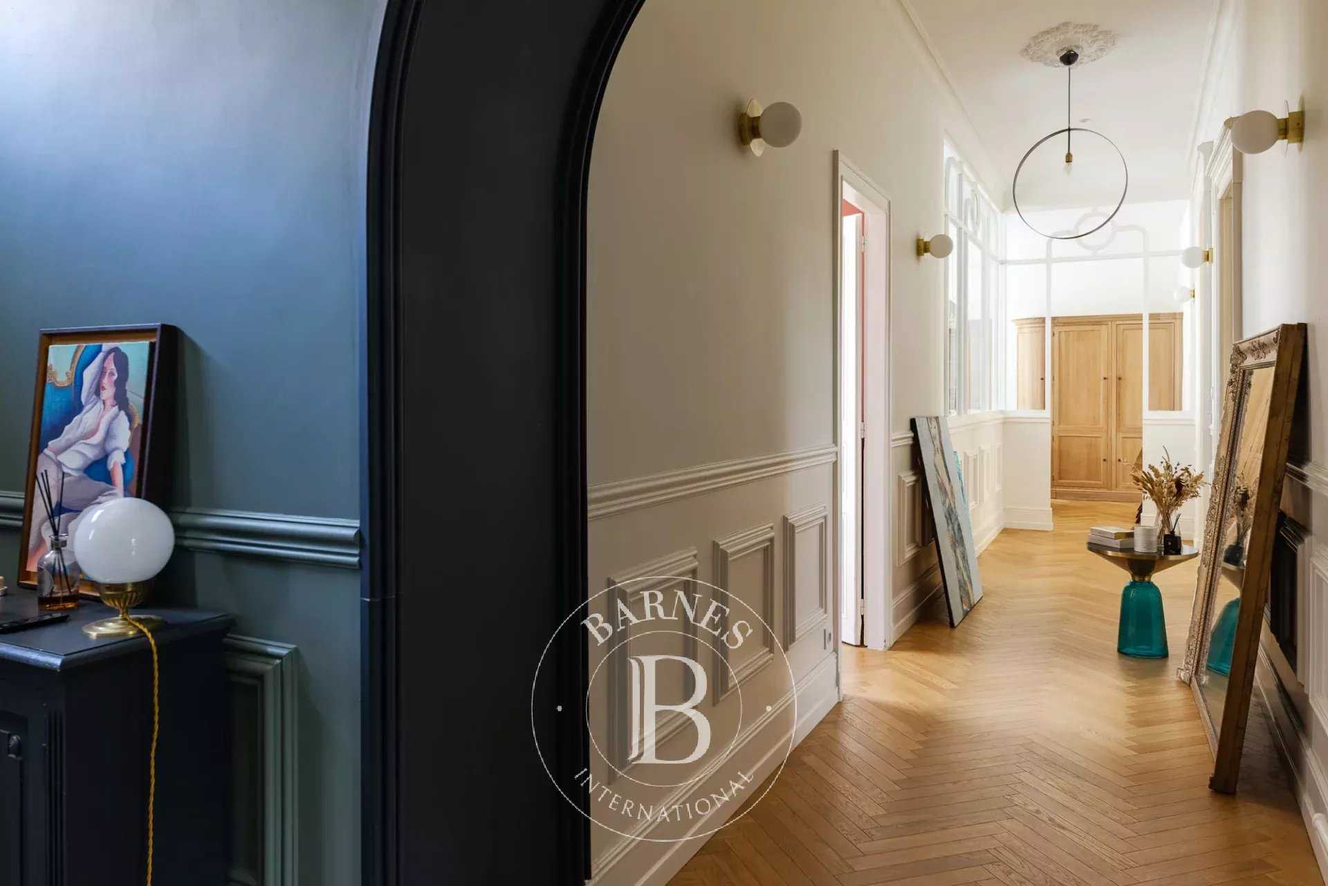 Nantes  - Maison 12 Pi&egrave;ces 7 Chambres