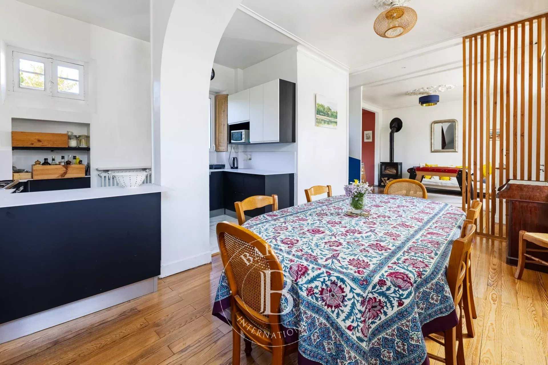 Nantes  - House 5 Bedrooms