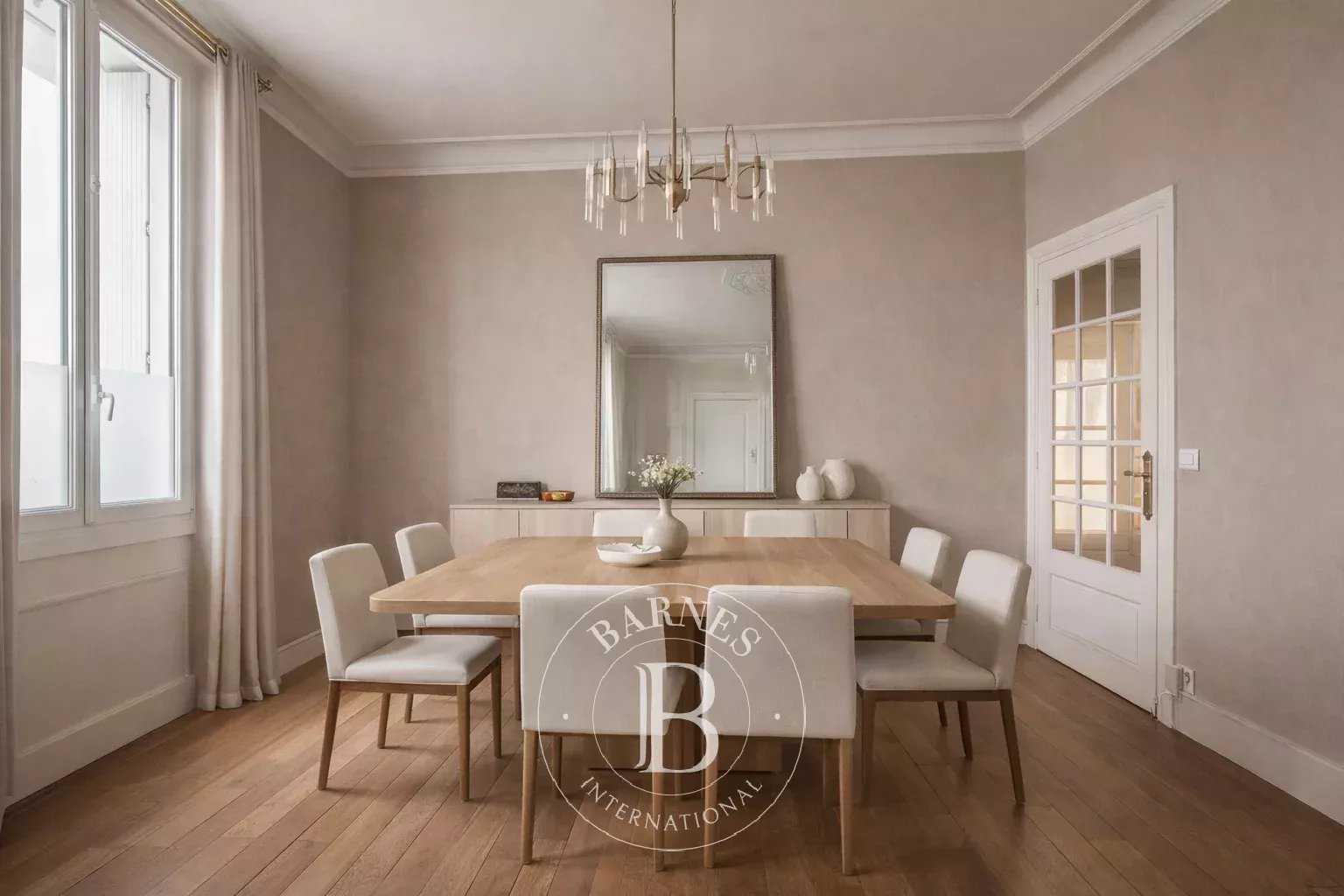 Nantes  - Maison 5 Pi&egrave;ces 4 Chambres