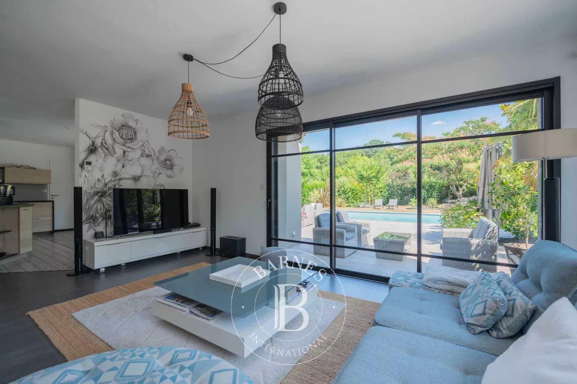 Haute-Goulaine  - Maison 6 Pi&egrave;ces 5 Chambres