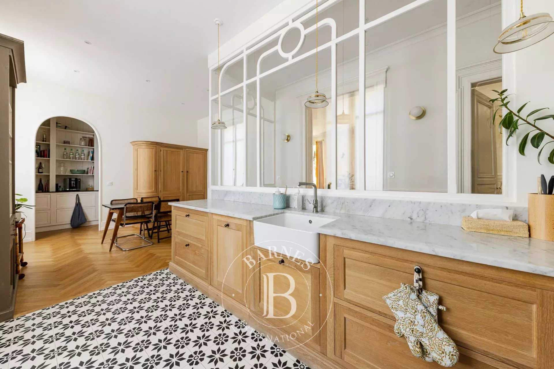 Nantes  - House 7 Bedrooms