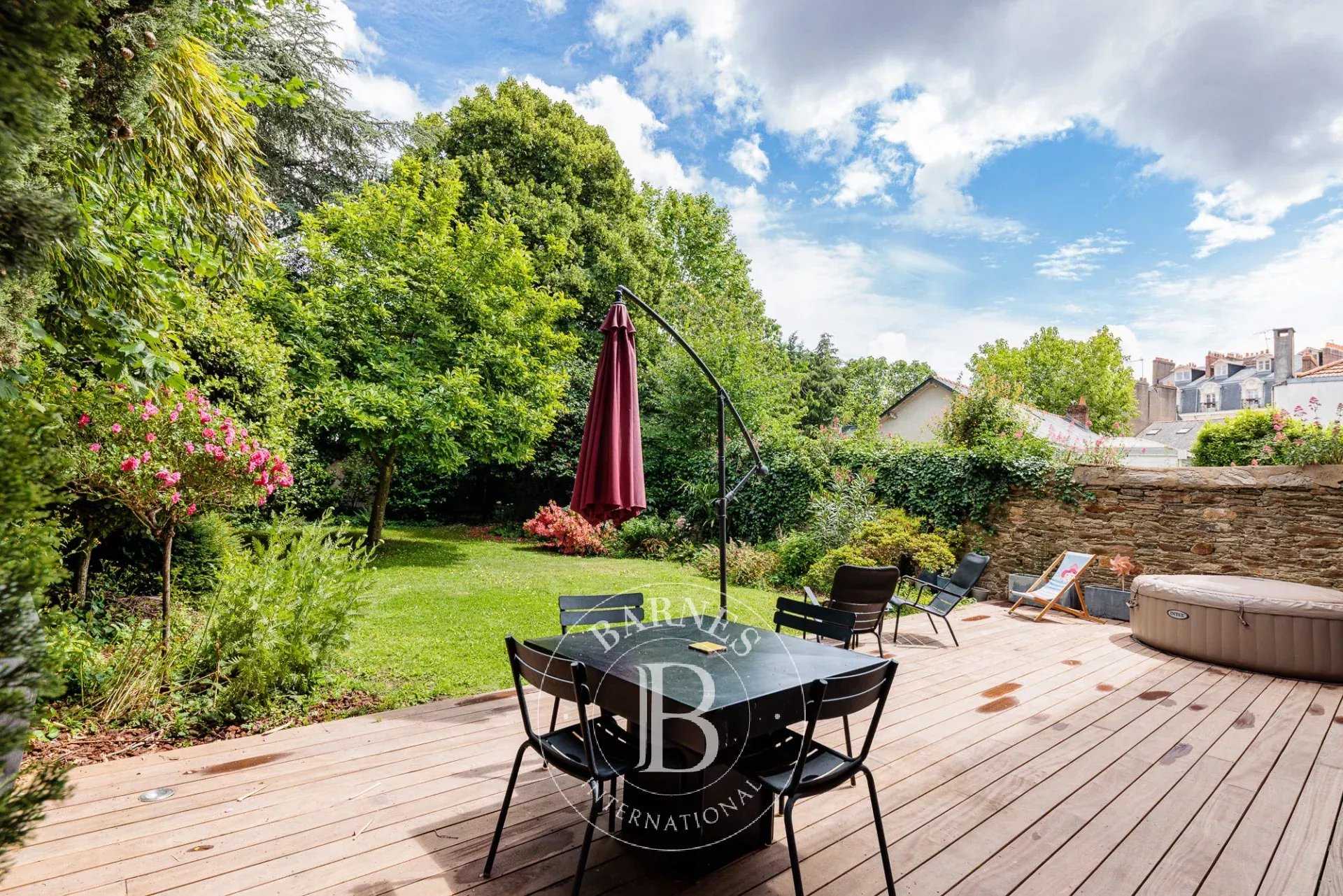 Nantes  - House 8 Bedrooms