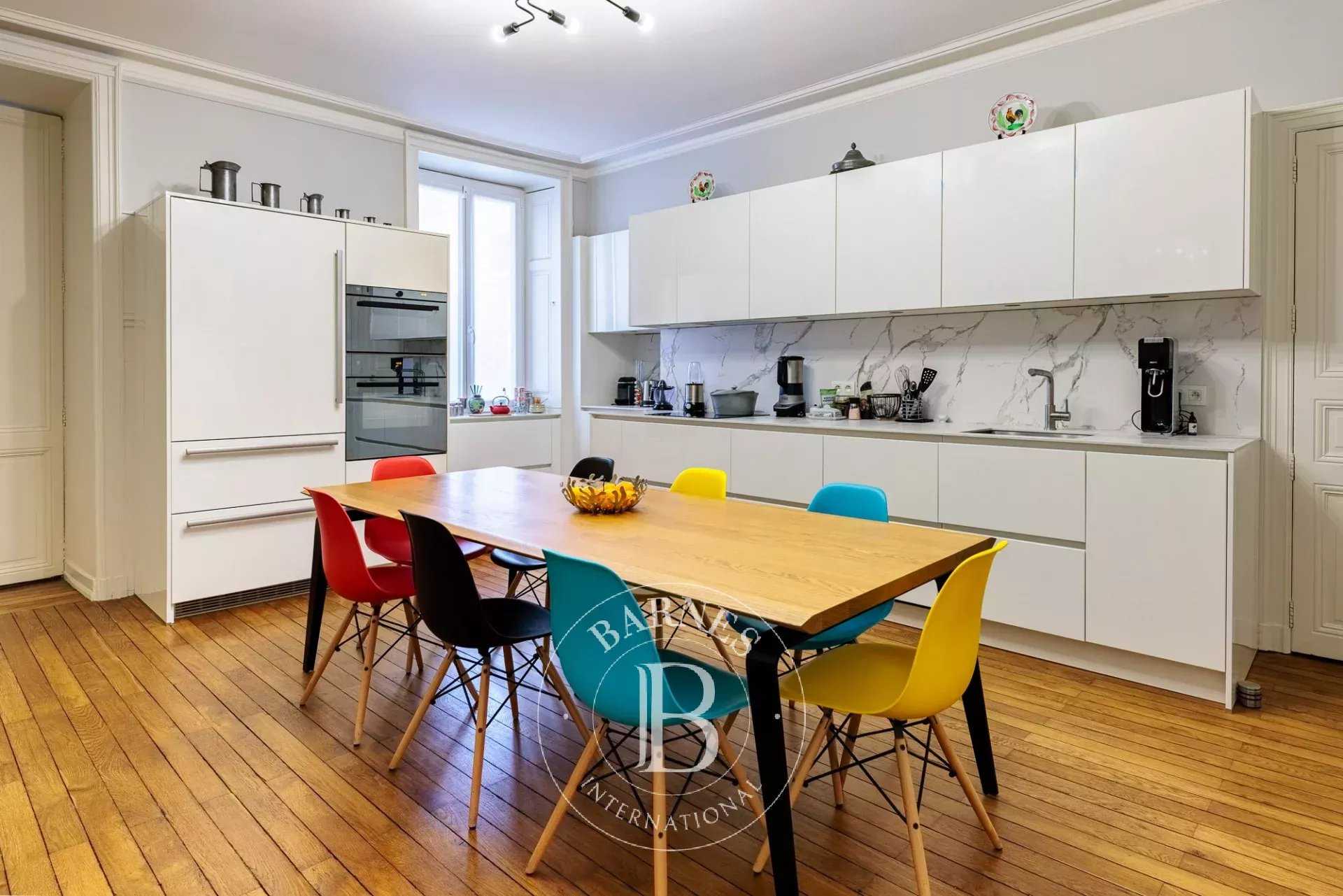 Nantes  - Appartement 6 Pi&egrave;ces 4 Chambres