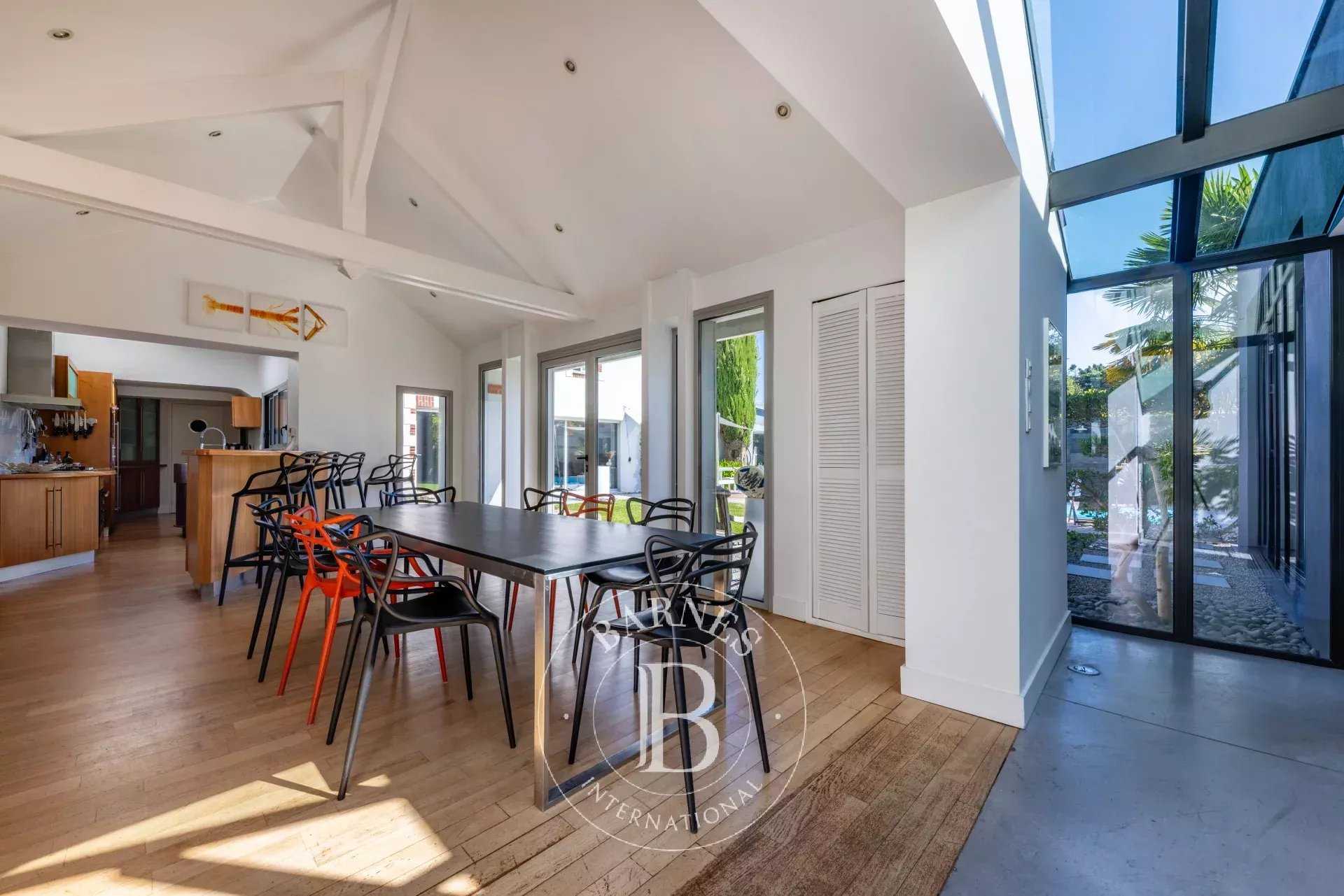 Nantes  - House 5 Bedrooms