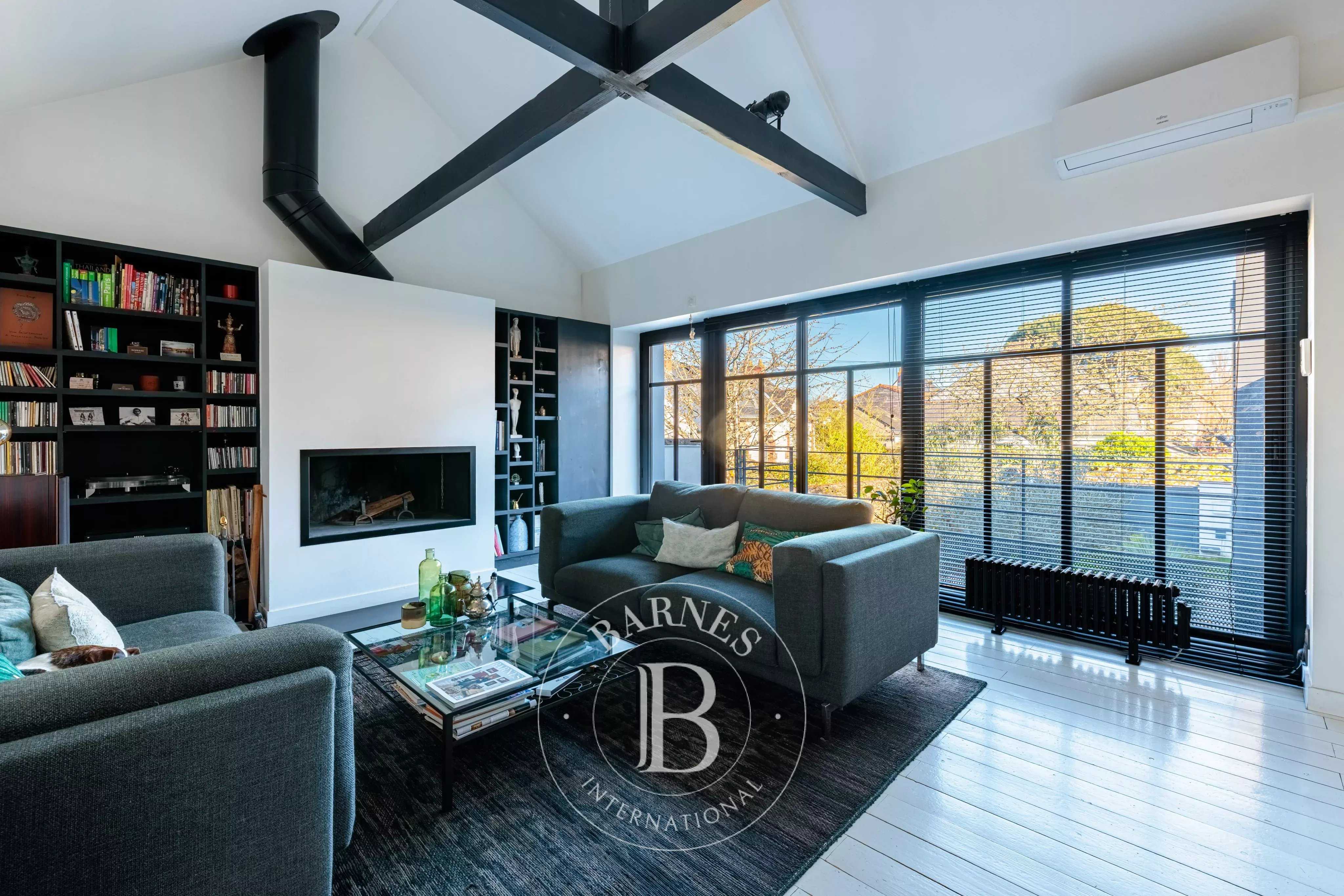 Nantes  - Maison 7 Pi&egrave;ces 4 Chambres