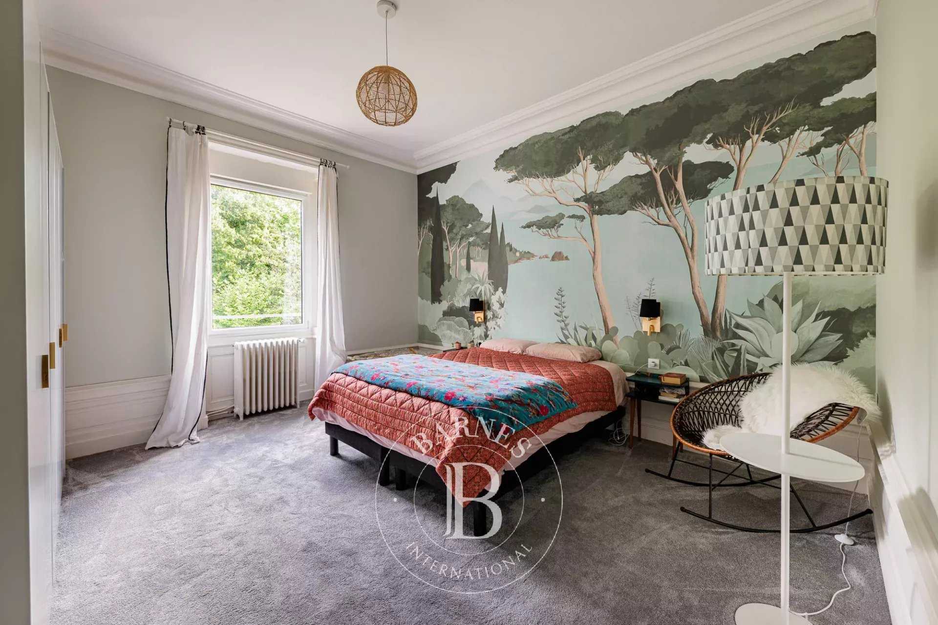 Nantes  - House 8 Bedrooms