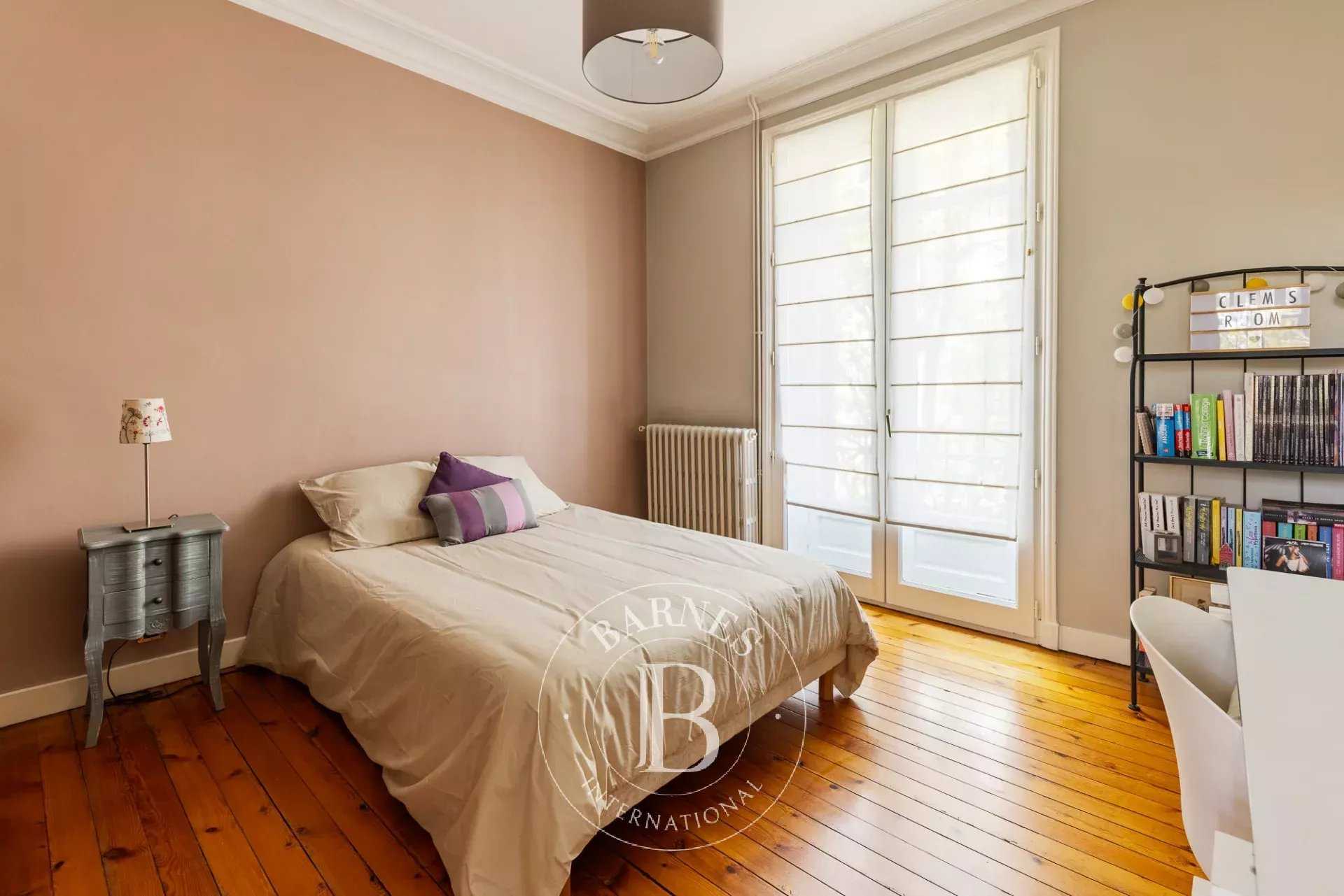 Nantes  - House 5 Bedrooms