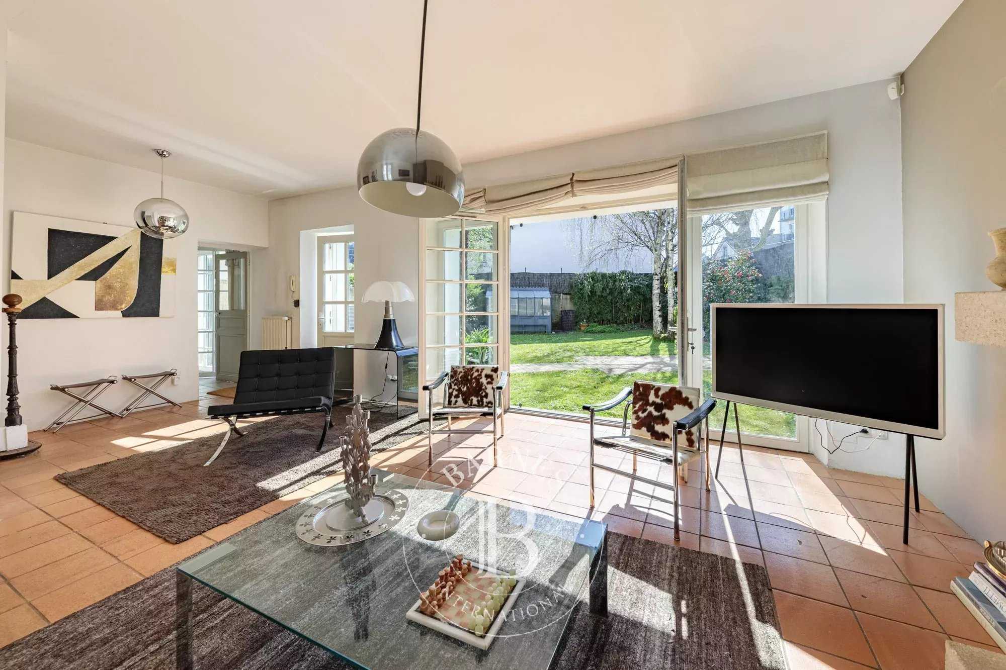 Nantes  - Maison 6 Pi&egrave;ces 5 Chambres