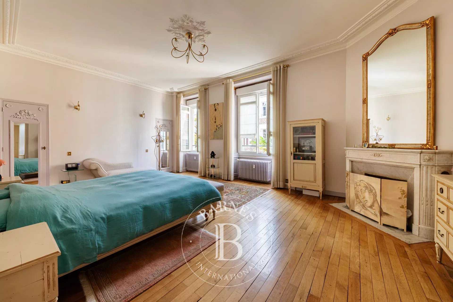 Nantes  - Appartement 7 Pièces 4 Chambres