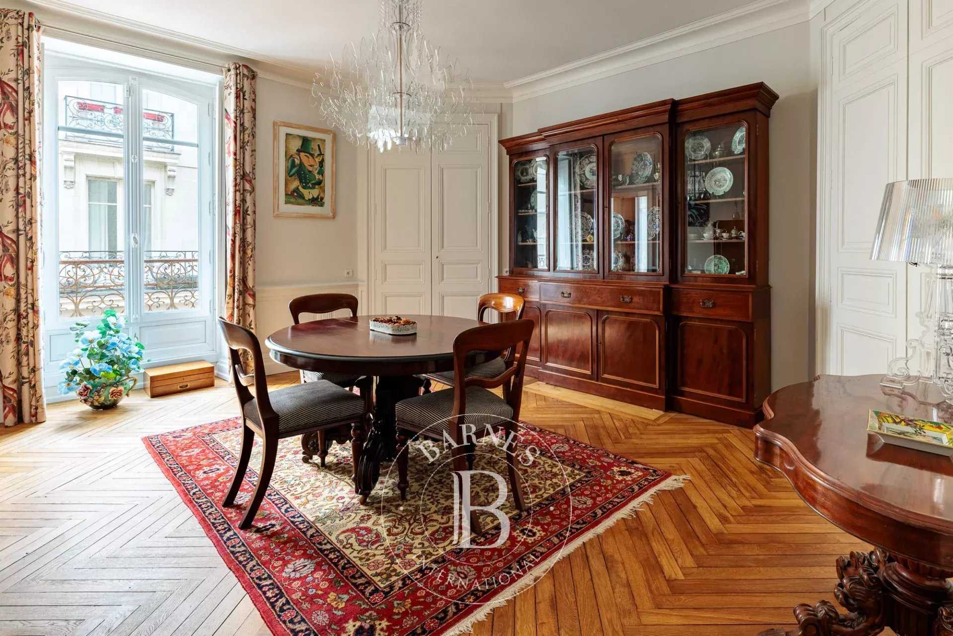 Nantes  - Appartement 6 Pi&egrave;ces 4 Chambres