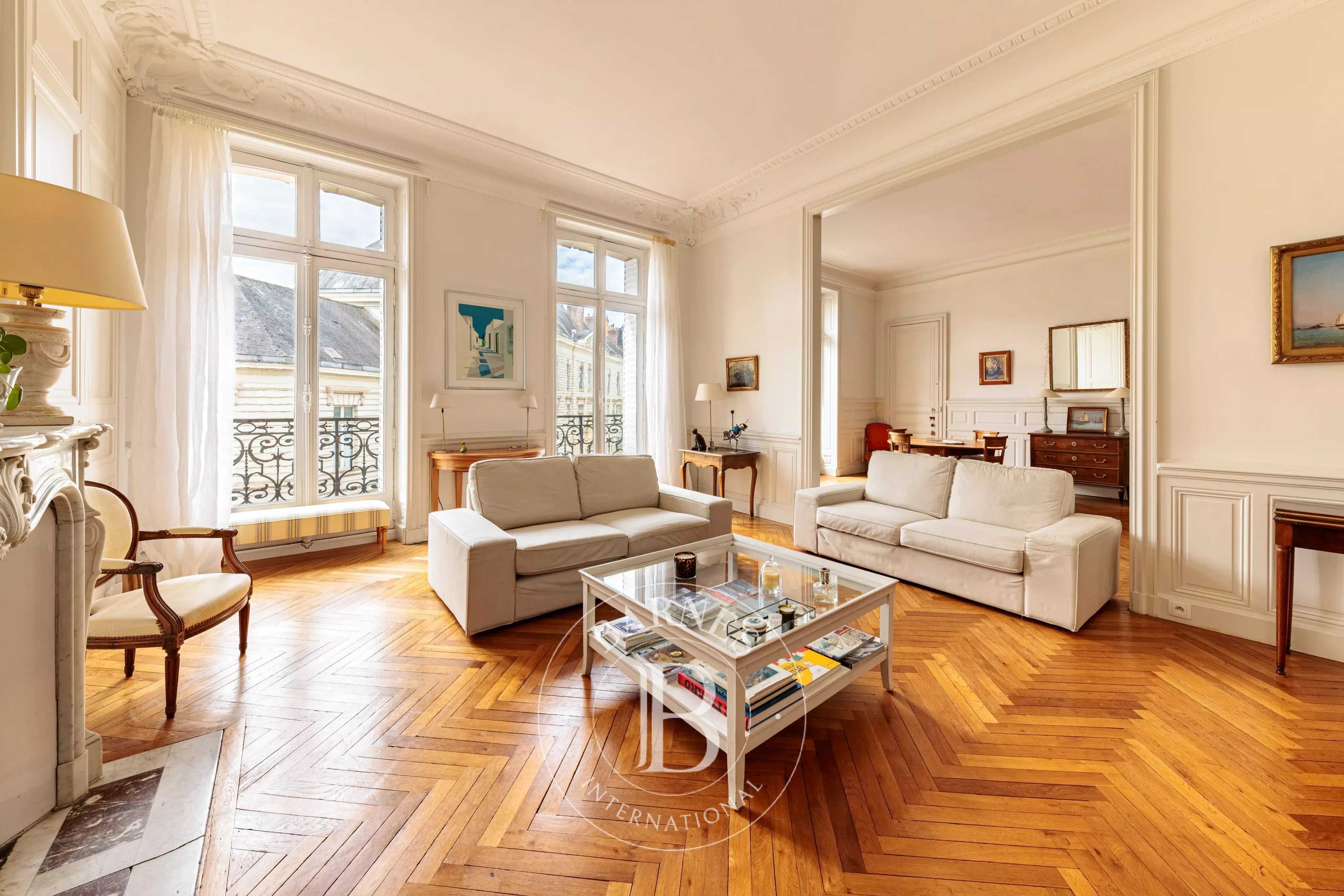 Nantes  - Appartement 8 Pi&egrave;ces 5 Chambres