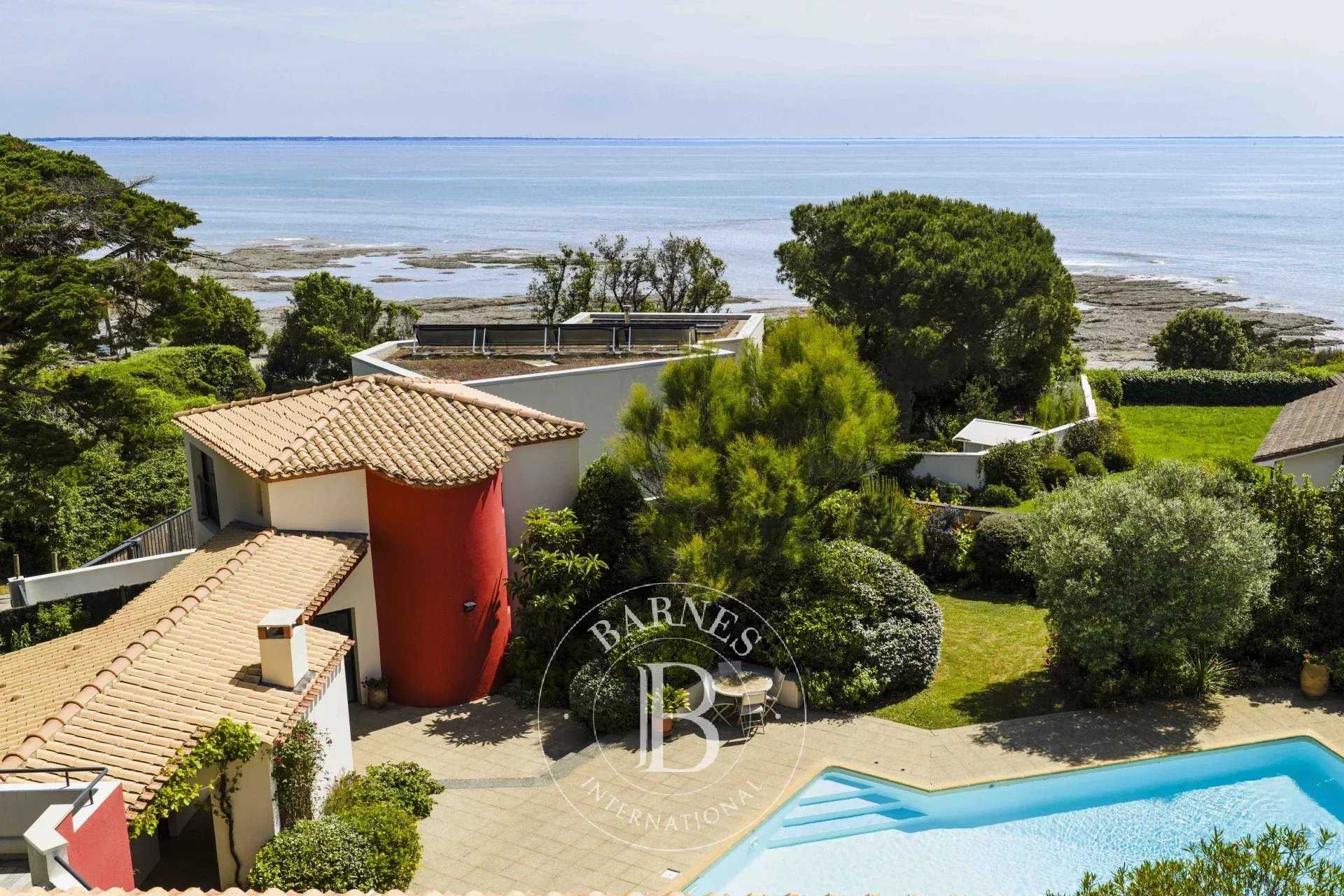 Villa Pornic  -  ref 85982372 (picture 1)