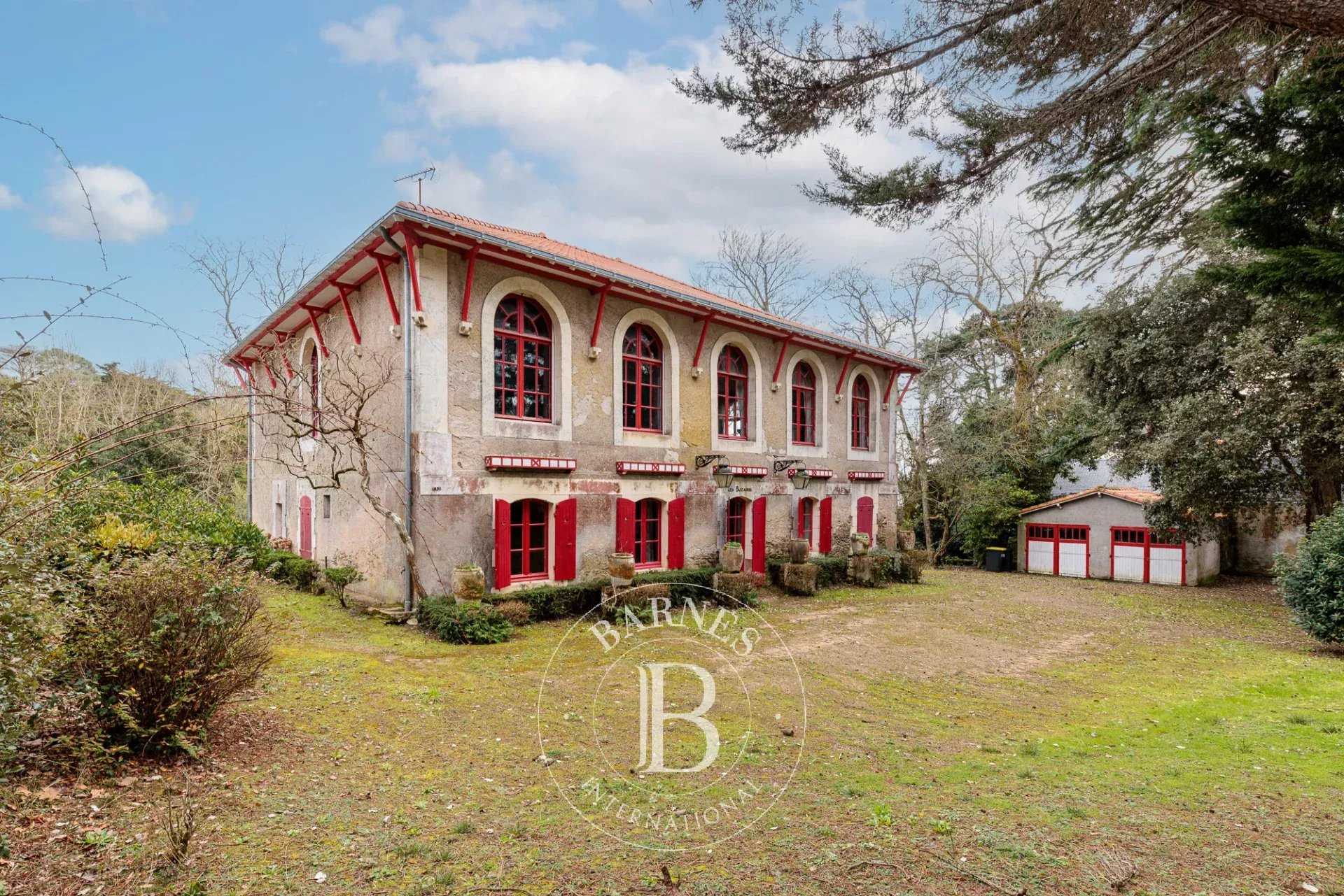 Villa Pornic  -  ref 85652114 (picture 1)