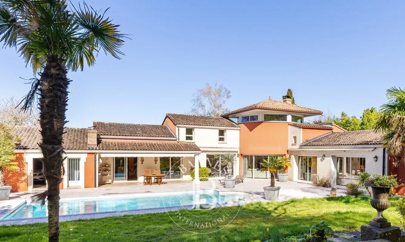 Vertou  - Maison 8 Pi&egrave;ces 5 Chambres - picture 1