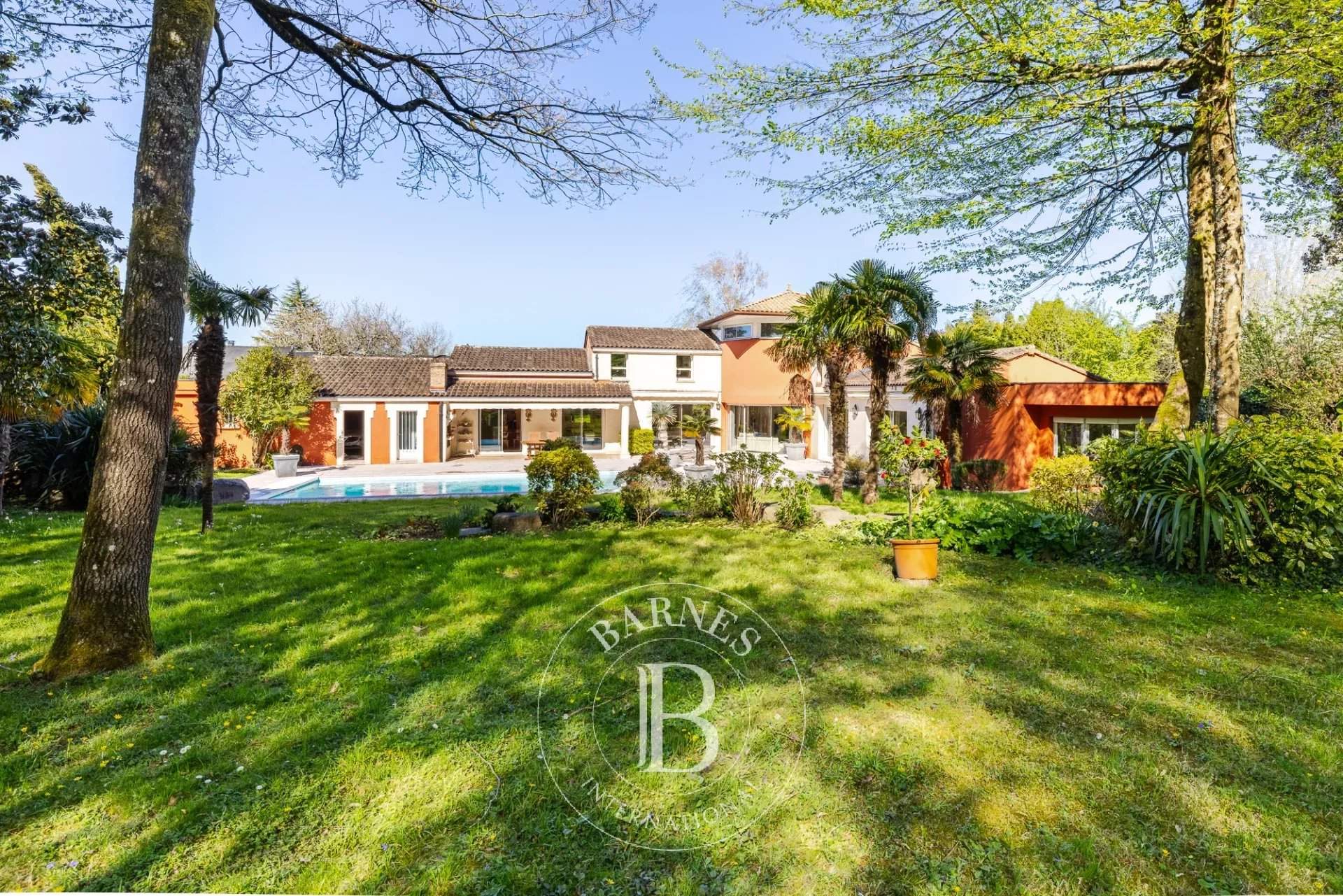 Vertou  - Maison 8 Pi&egrave;ces 5 Chambres - picture 3