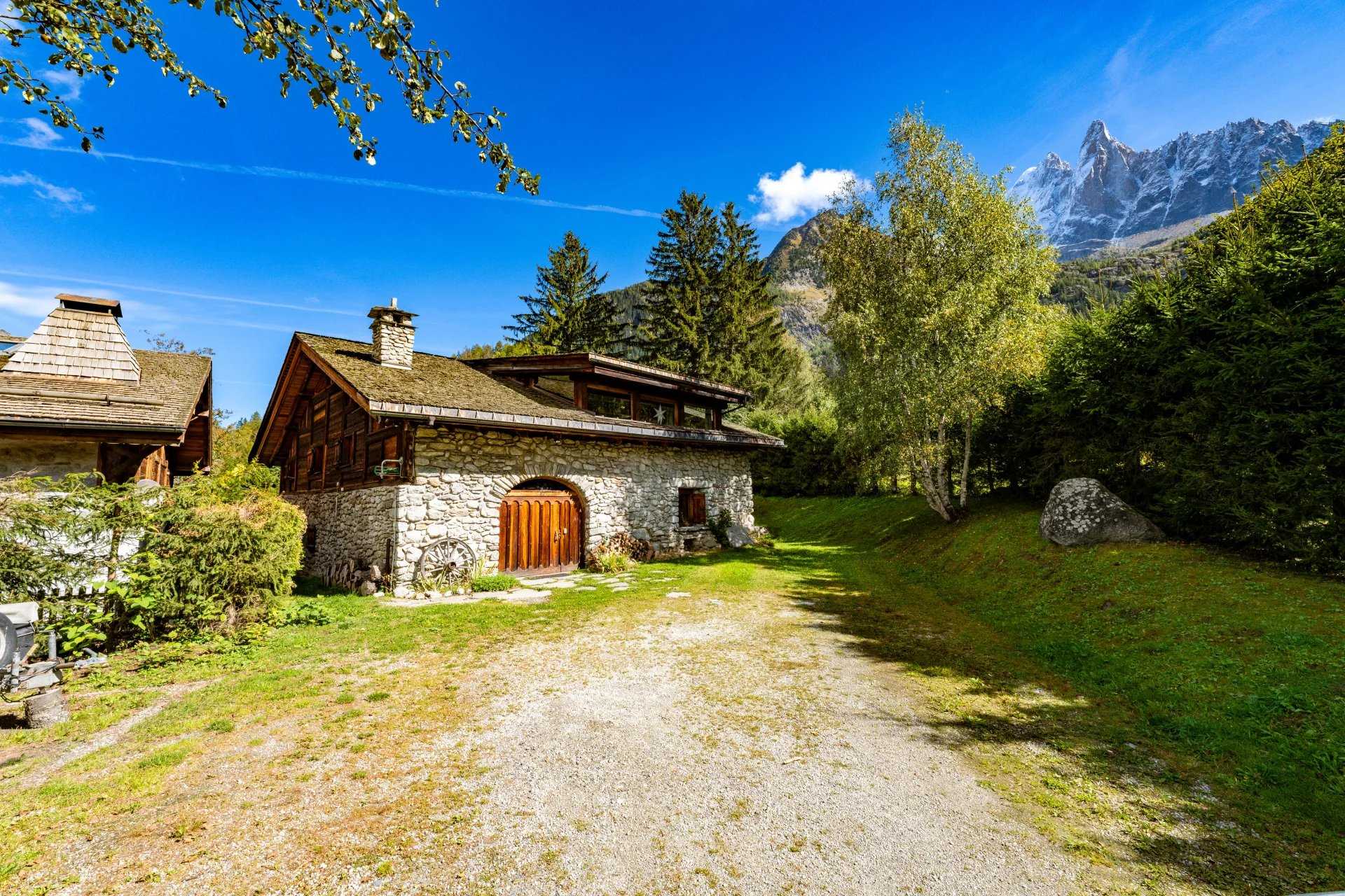 Chamonix-Mont-Blanc  - Chalet 6 Pi&egrave;ces 5 Chambres