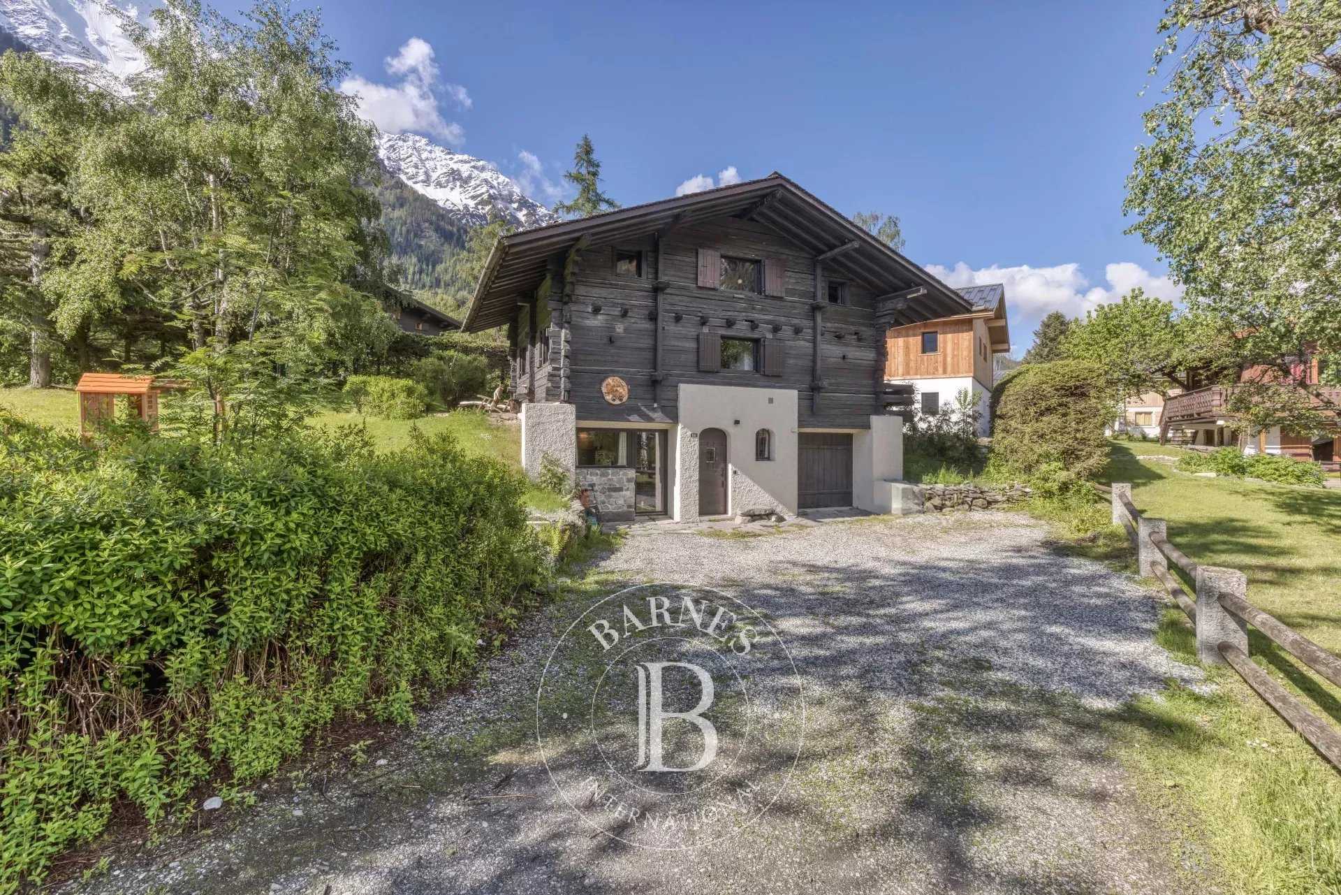 Chalet Les Houches  -  ref 83934406 (picture 1)