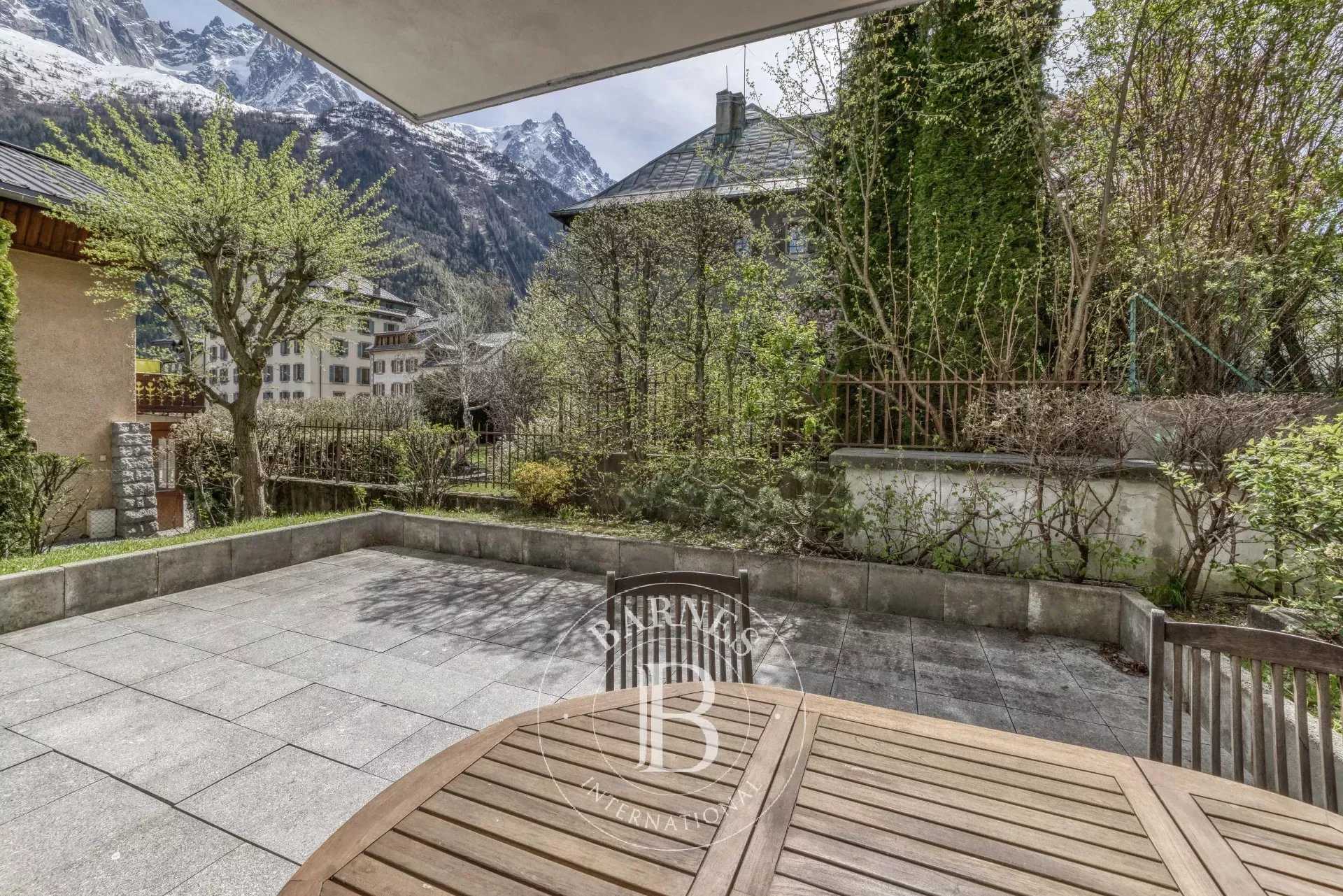 Apartment Chamonix-Mont-Blanc  -  ref 84040845 (picture 1)
