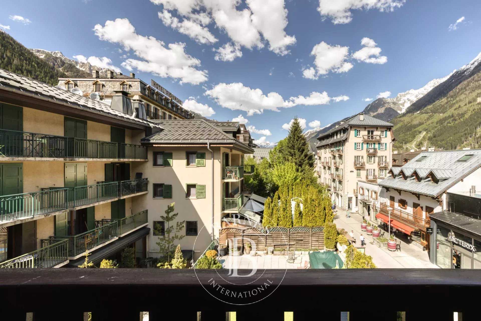 Appartement Chamonix-Mont-Blanc  -  ref 85893348 (picture 3)